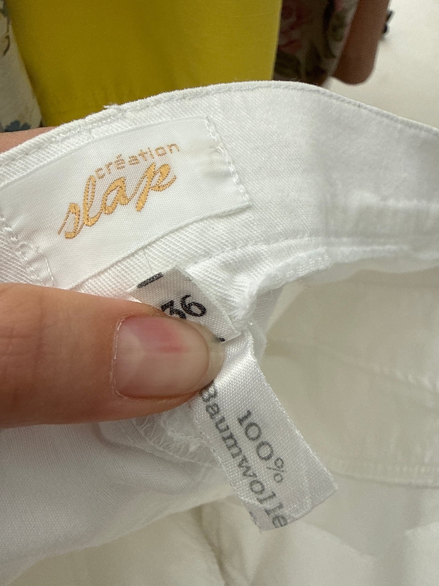 Pantaloni vintage din pânză de bumbac în croi retro modern cu talie înaltă