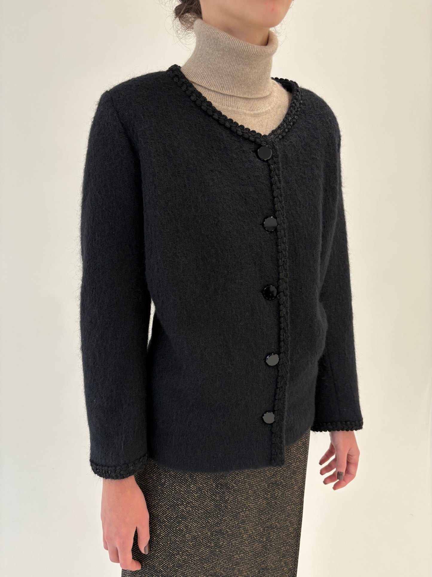 Sacou negru în stil Chanel de designer din baby mohair excepțional