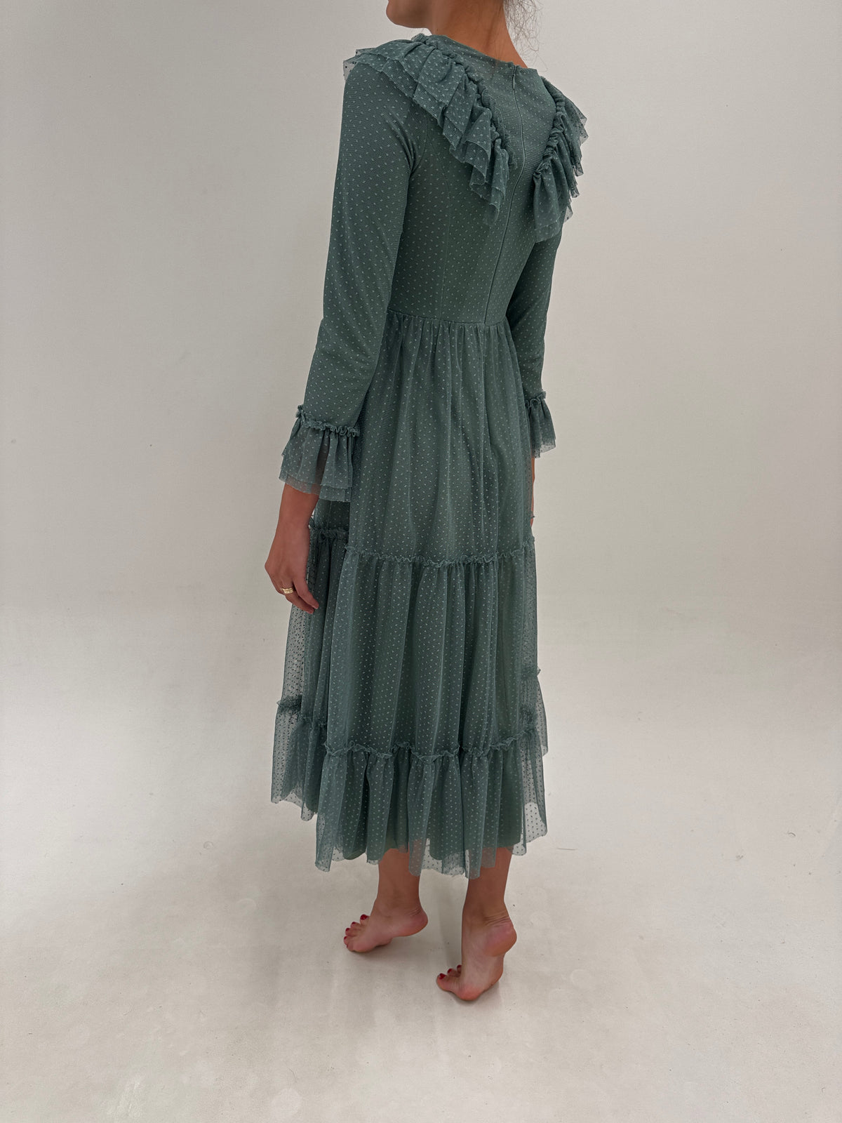 Rochie maxi dusty mint green din tulle moale texturat cu buline