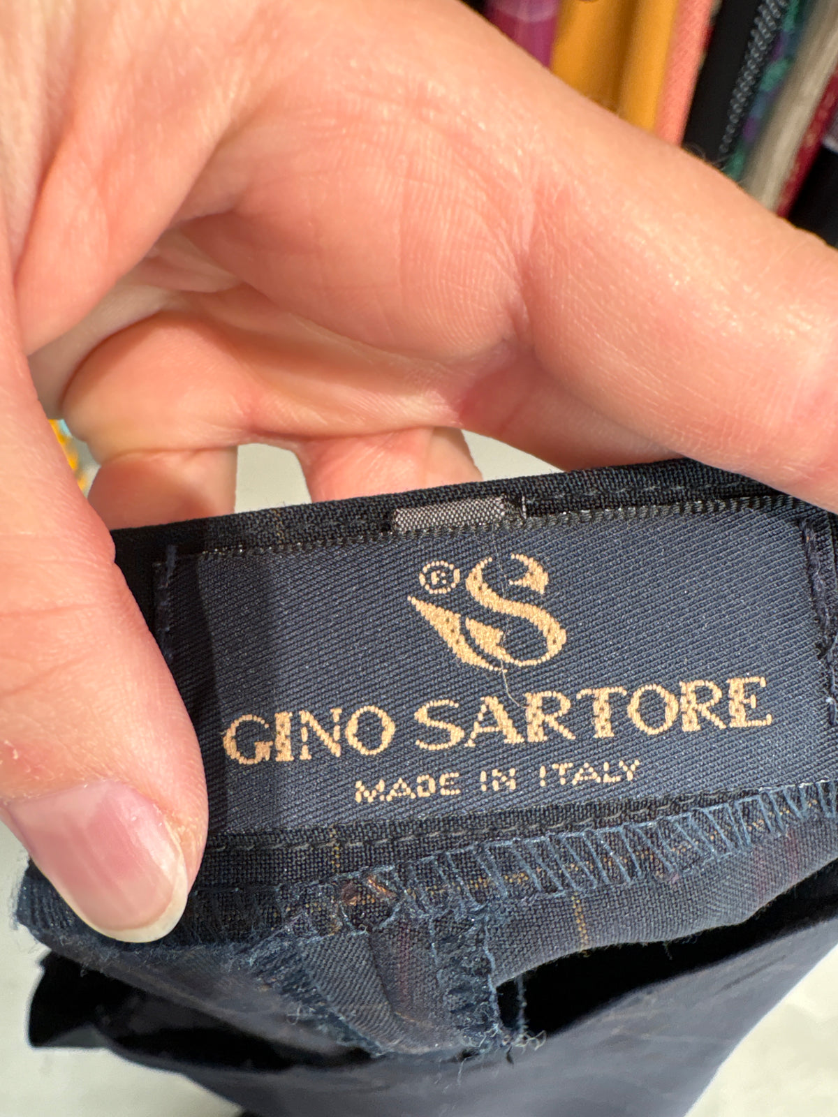 Pantaloni petite tigareta din lanita extrafina Navy blue în carouri fine camel