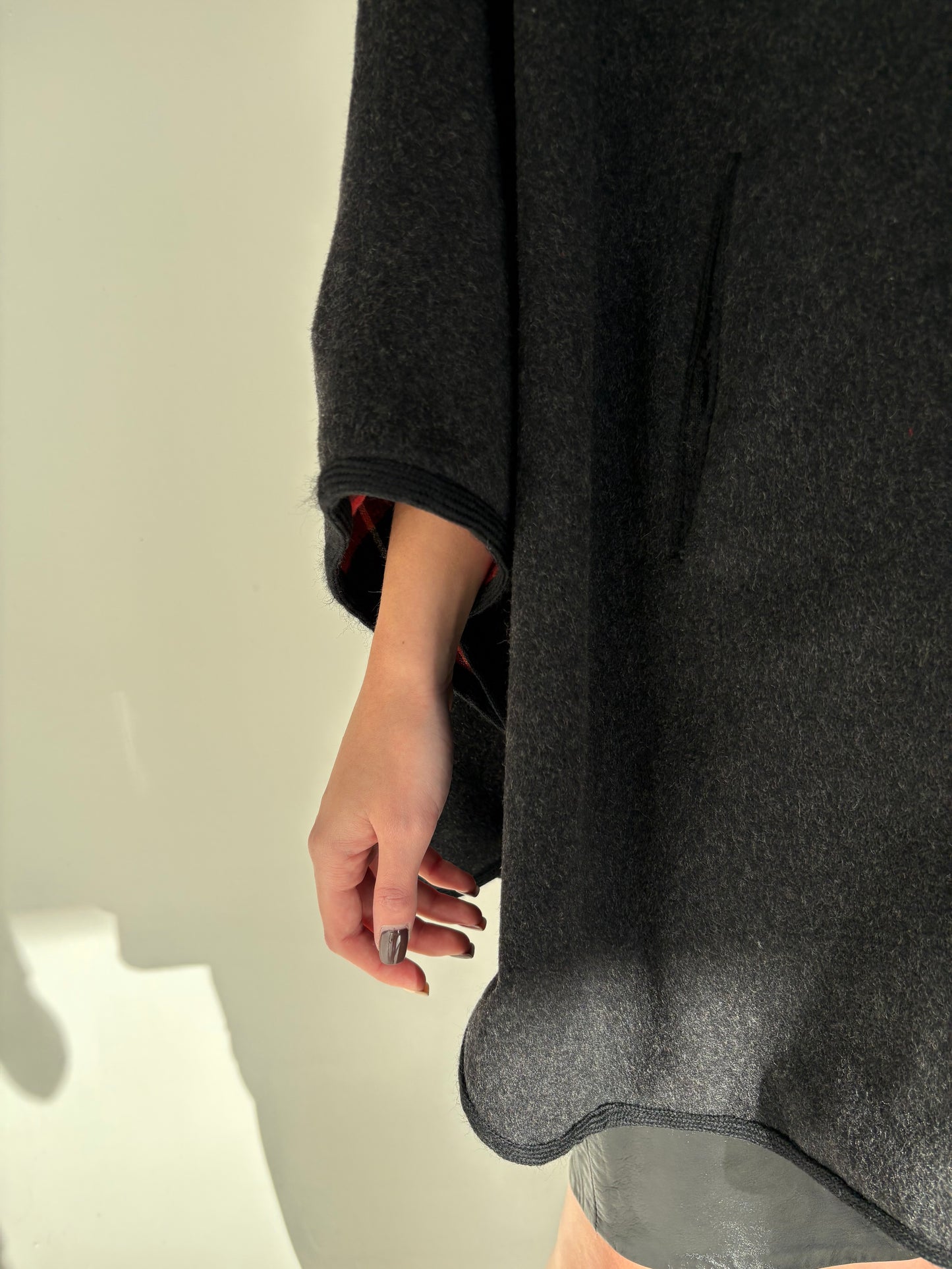 Capa couture italiană Alta Moda din stofă excepțională de lana extrafina ușor lucioasă