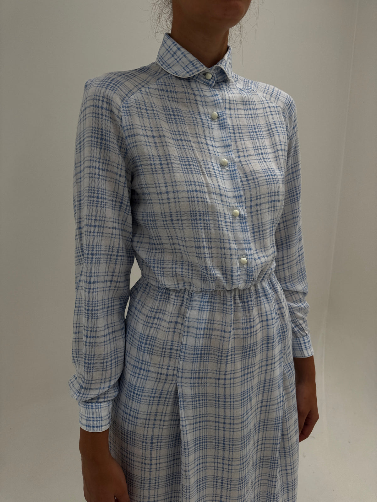 Rochie vintage în carouri baby blue cu buzunare și talie ultra înaltă elastică