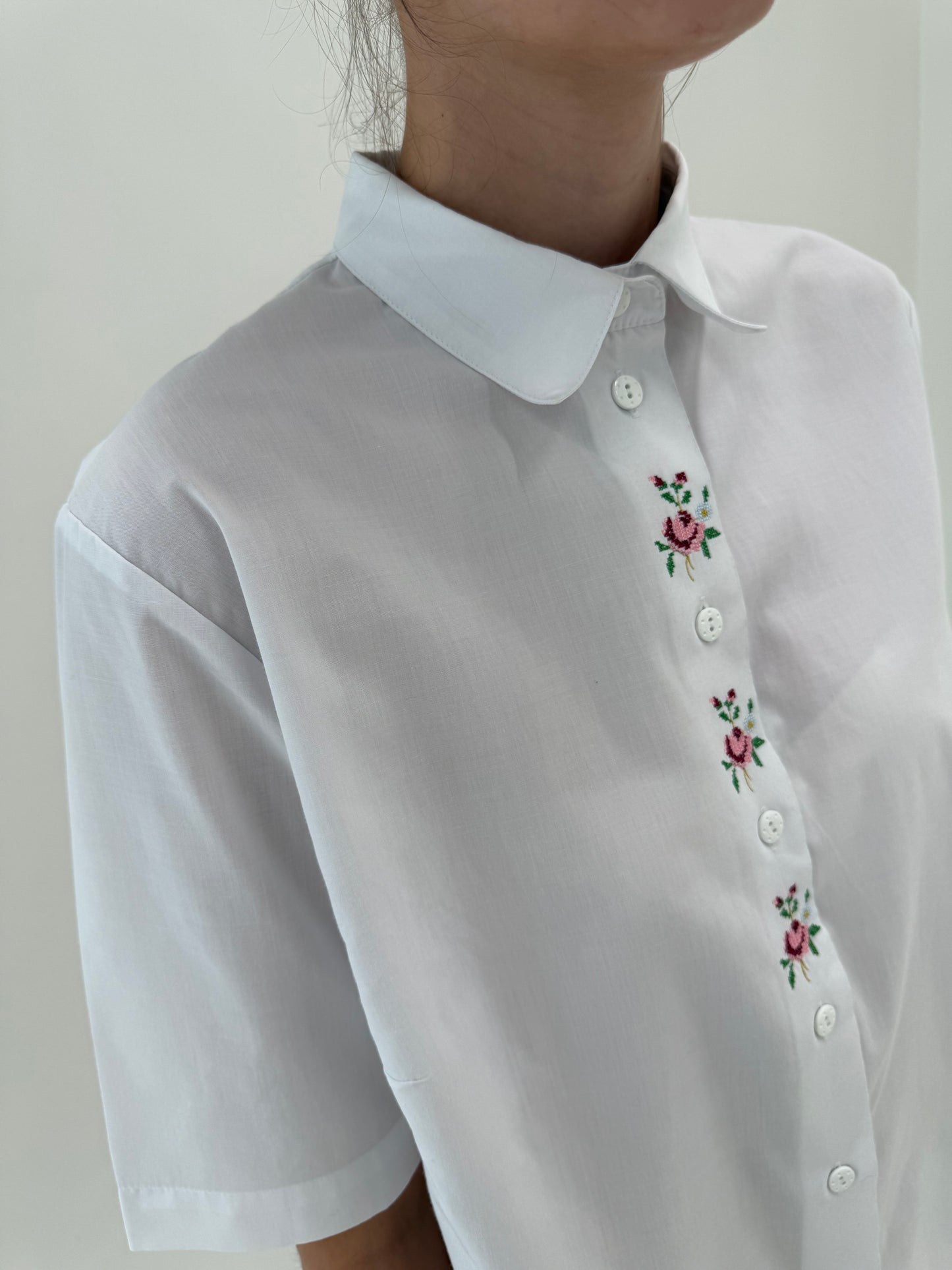 Camasa vintage din poplin de bumbac ușor structurat cu broderie