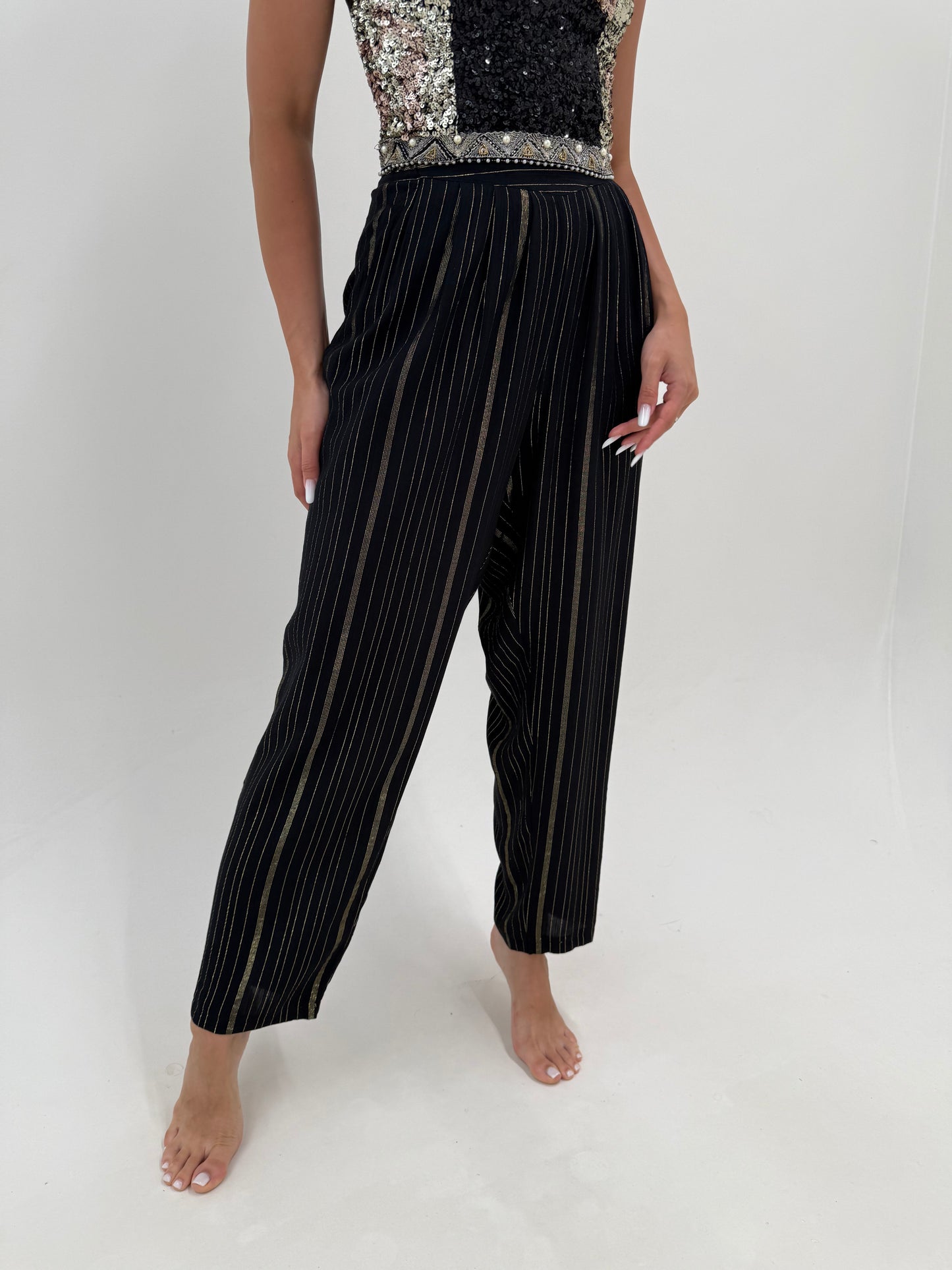Pantaloni vaporosi cu talie ultra înaltă și inserție fină aurie de la zi la seară