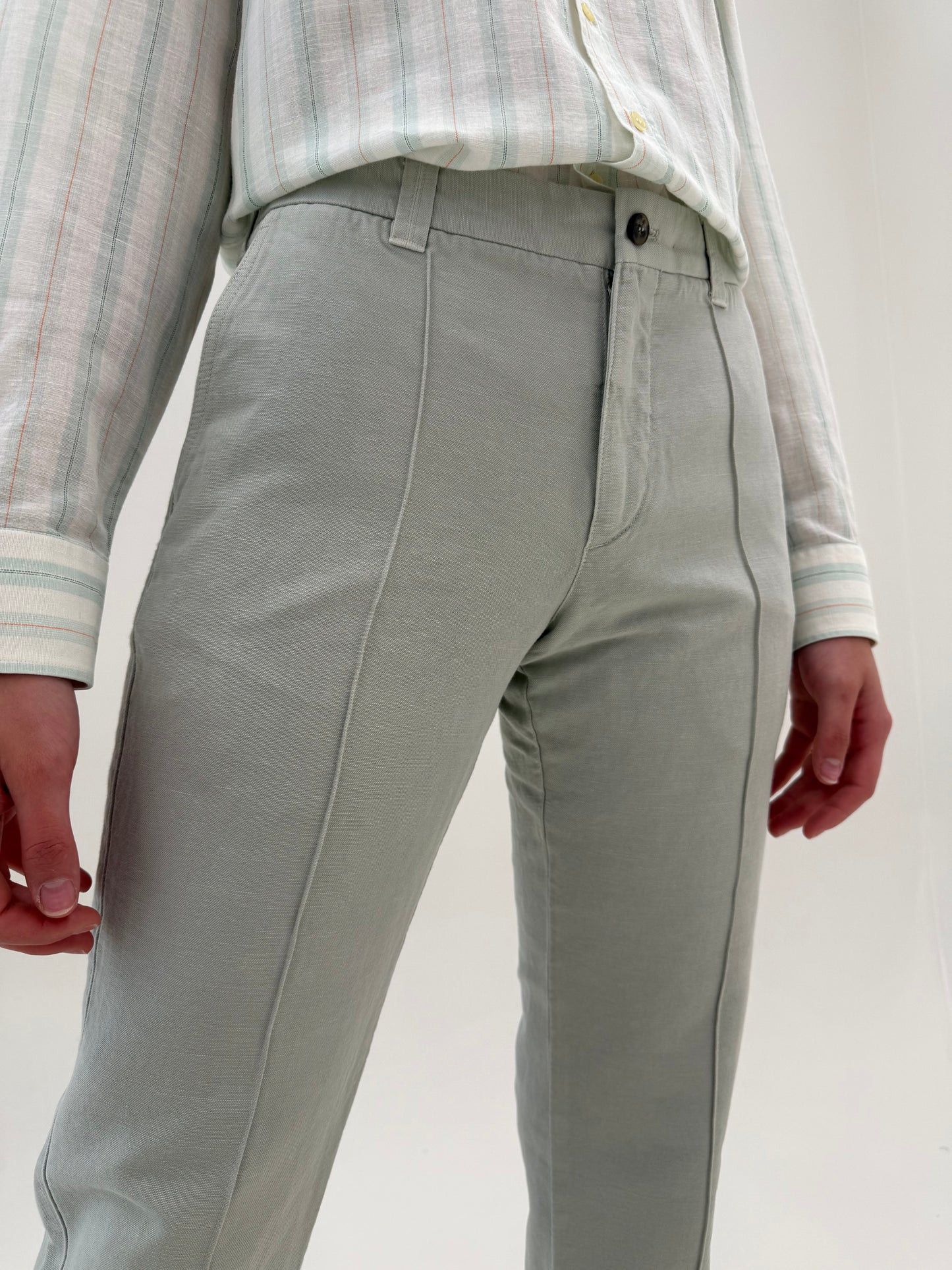 Pantaloni Loro Piana light gray din in și bumbac în croi clasic