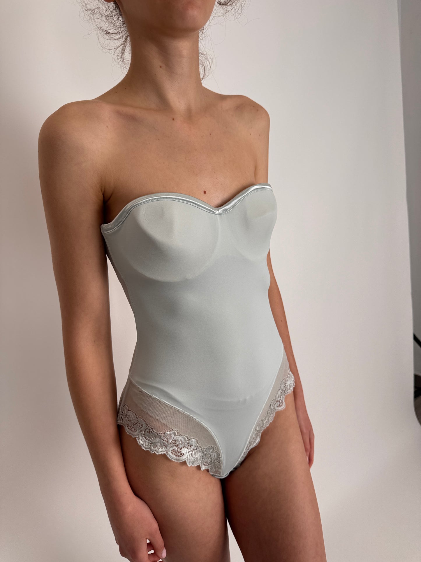 Body modelator cu cupe preformate baby blue