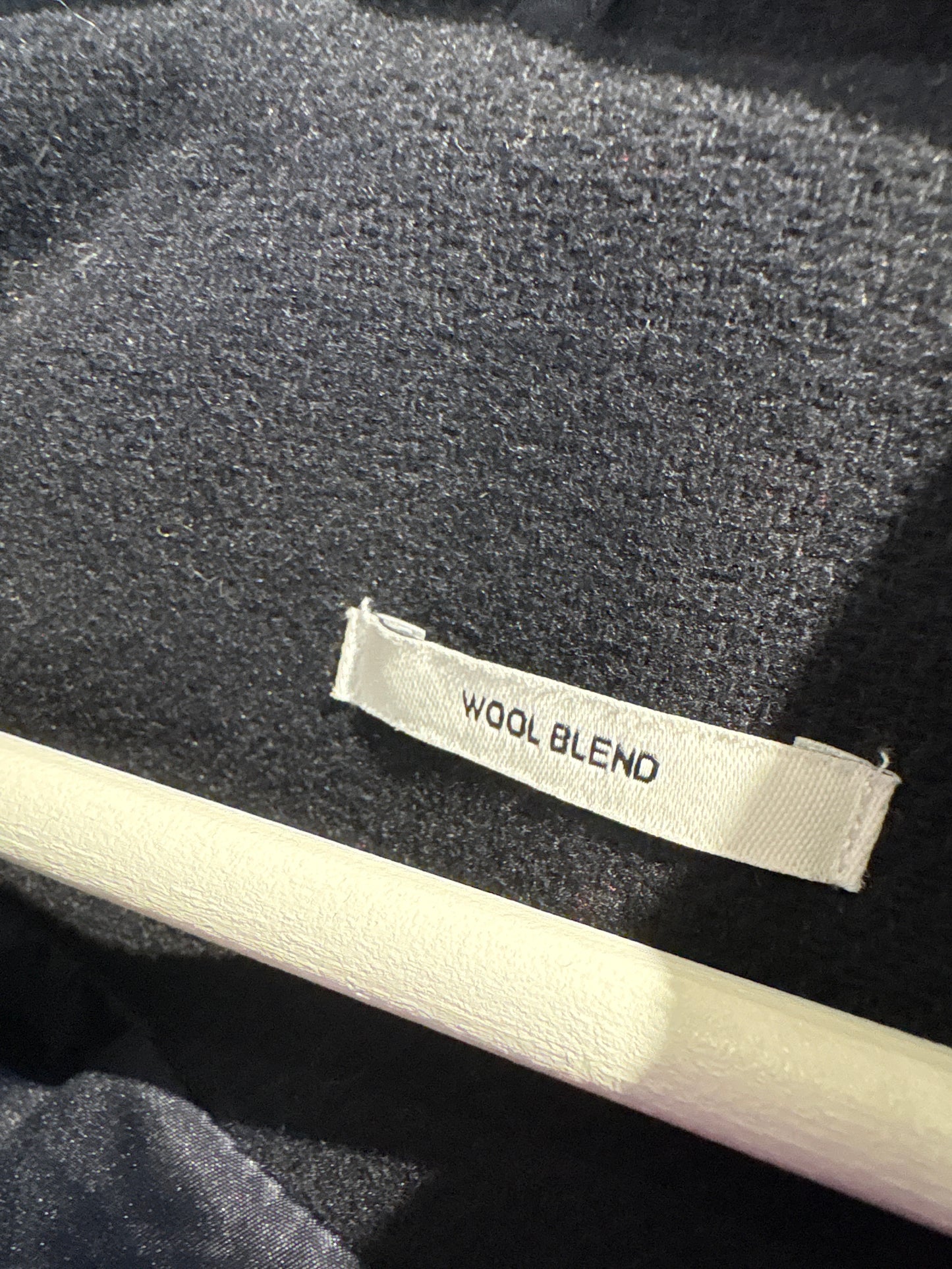 Jacheta în croi actual din stofă ușor structurată din mix de lana în croi lejer