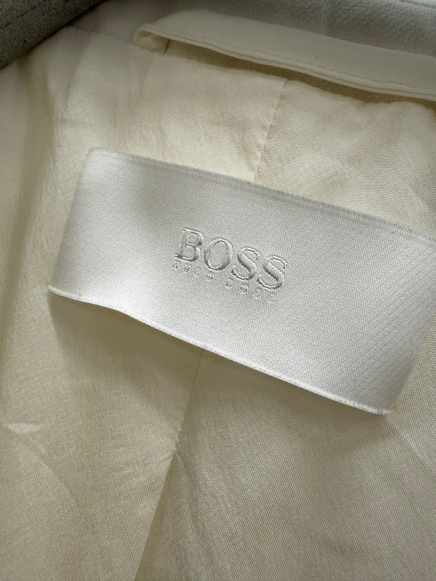 Sacou Hugo Boss butter white de vară în croi business actual specific brandului