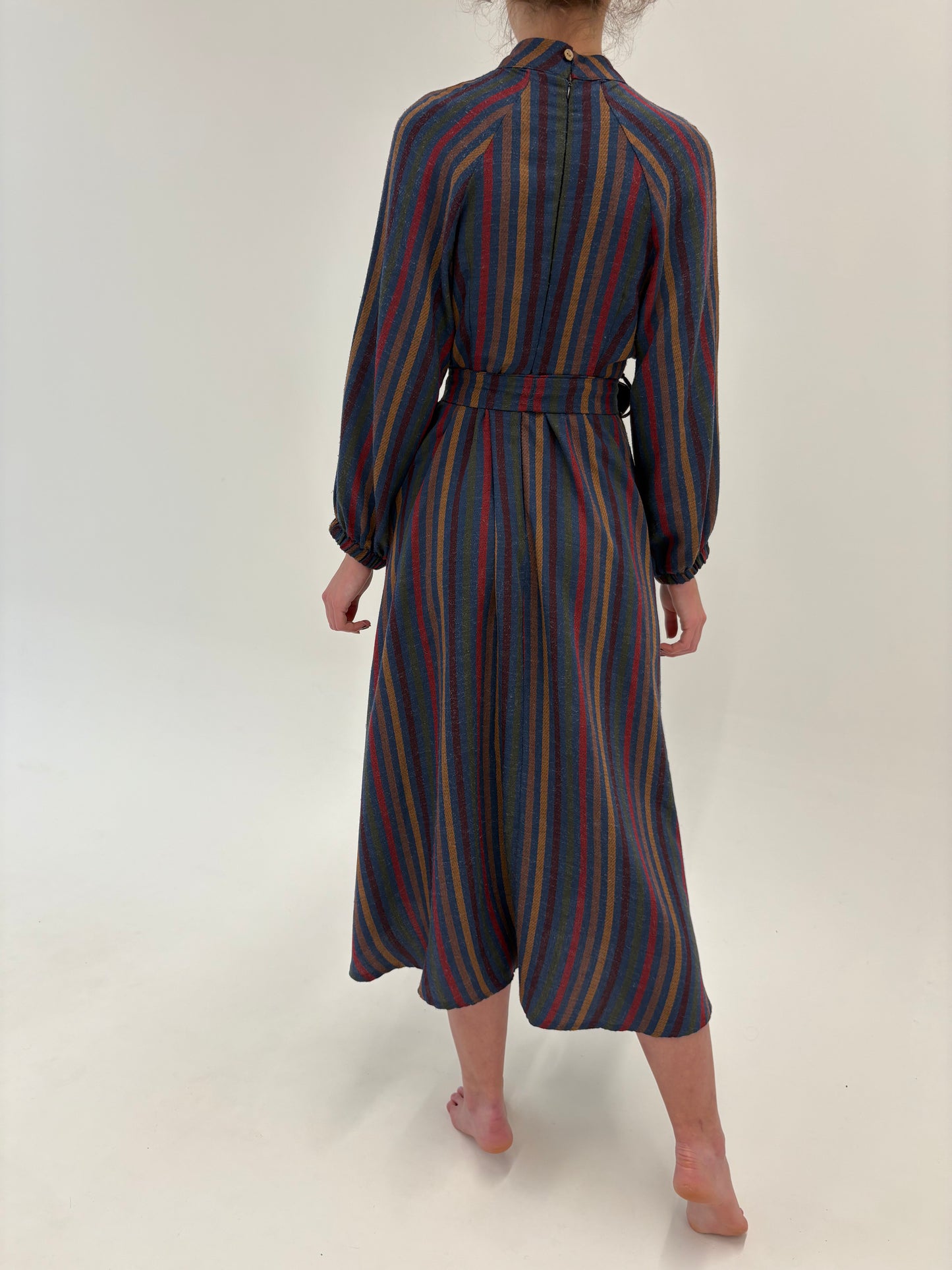 Rochie maxi old vintage sfârșit de ani 70 din lana extrafina cu talie reglabilă