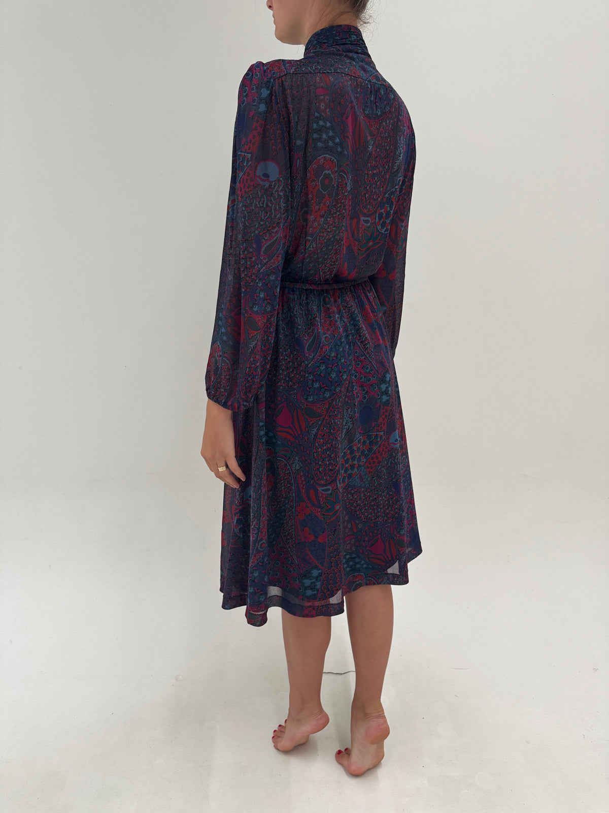 Rochie vintage în croi de ani 70 în combinație superbă de culori din jerse fin