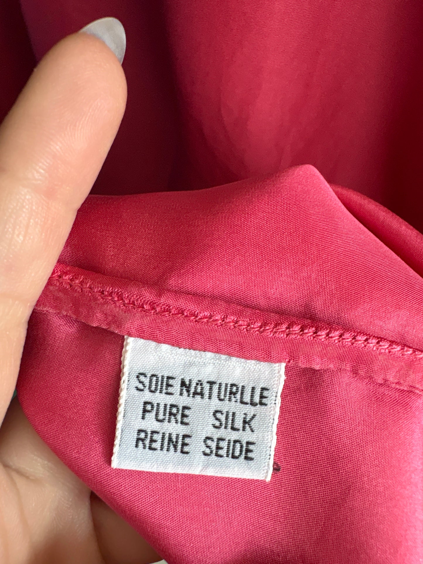 Top din mătase naturală flamingo pink in croi minimalist