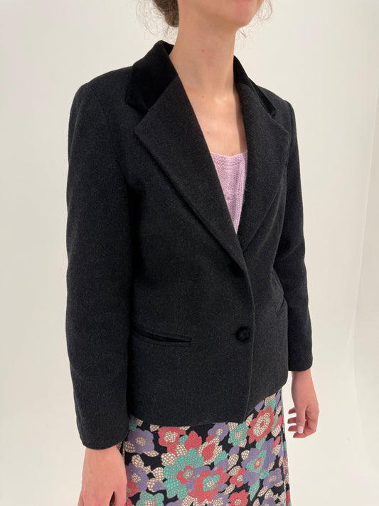 Sacou charcoal gray italian din lana extrafina plină cu inserții de catifea