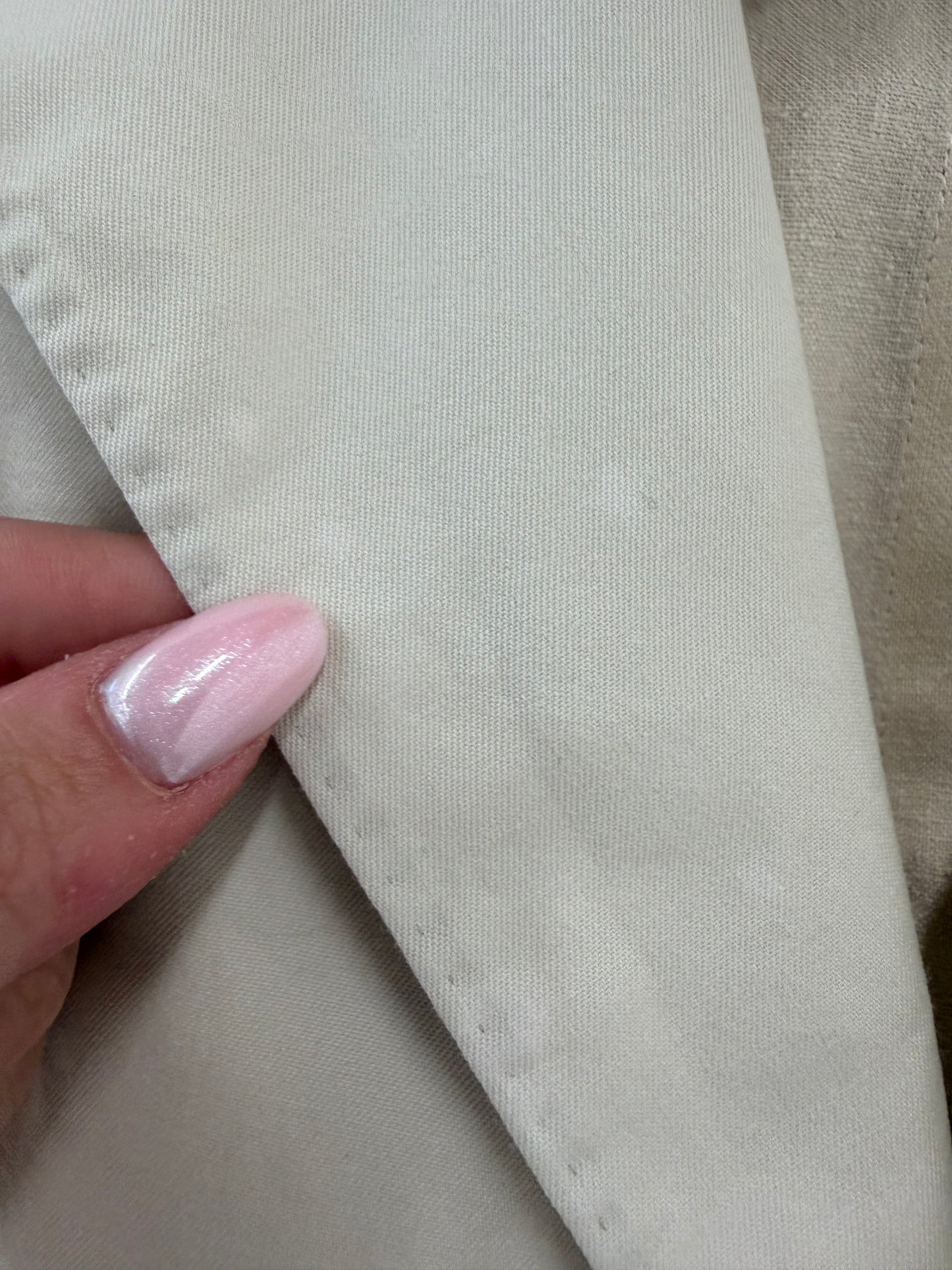 Costum luxury Canali în croi super actual off white din bumbac