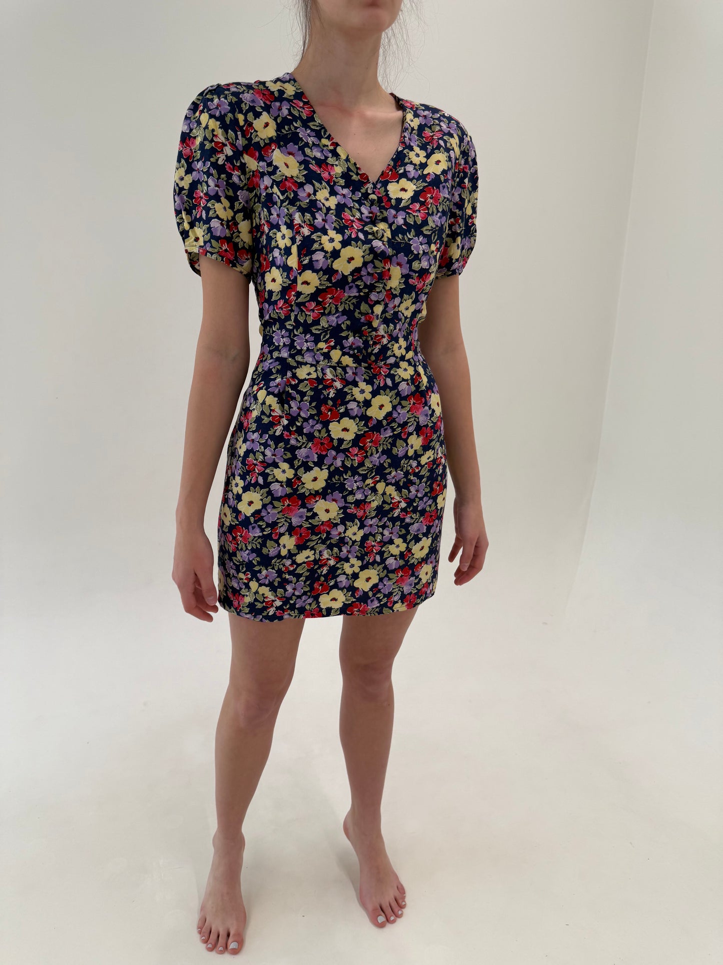 Rochie vintage cambrata cu print floral si talie ultra înaltă marcată