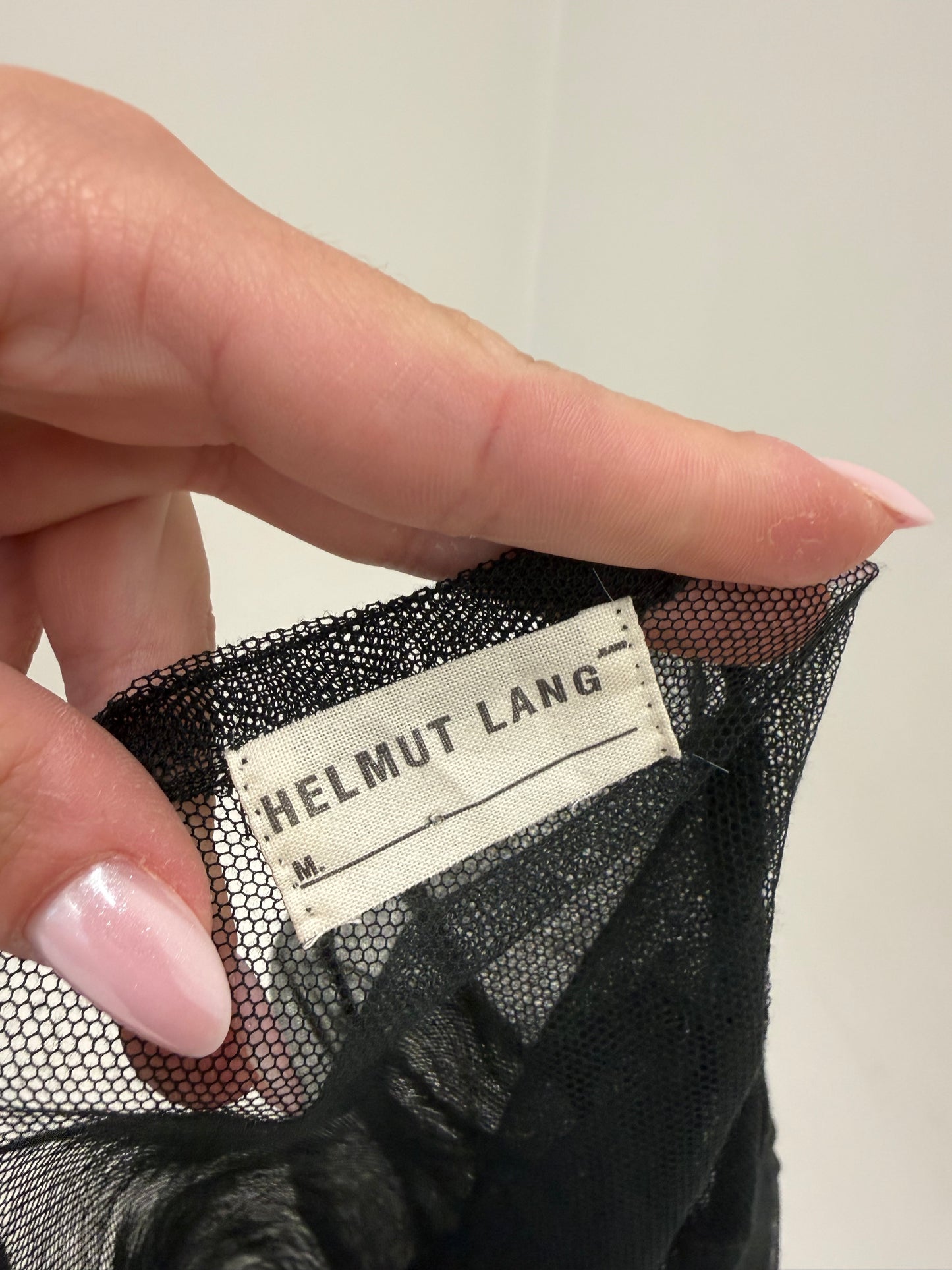 Mesh top Helmut Lang în croi minimalist specific brandului