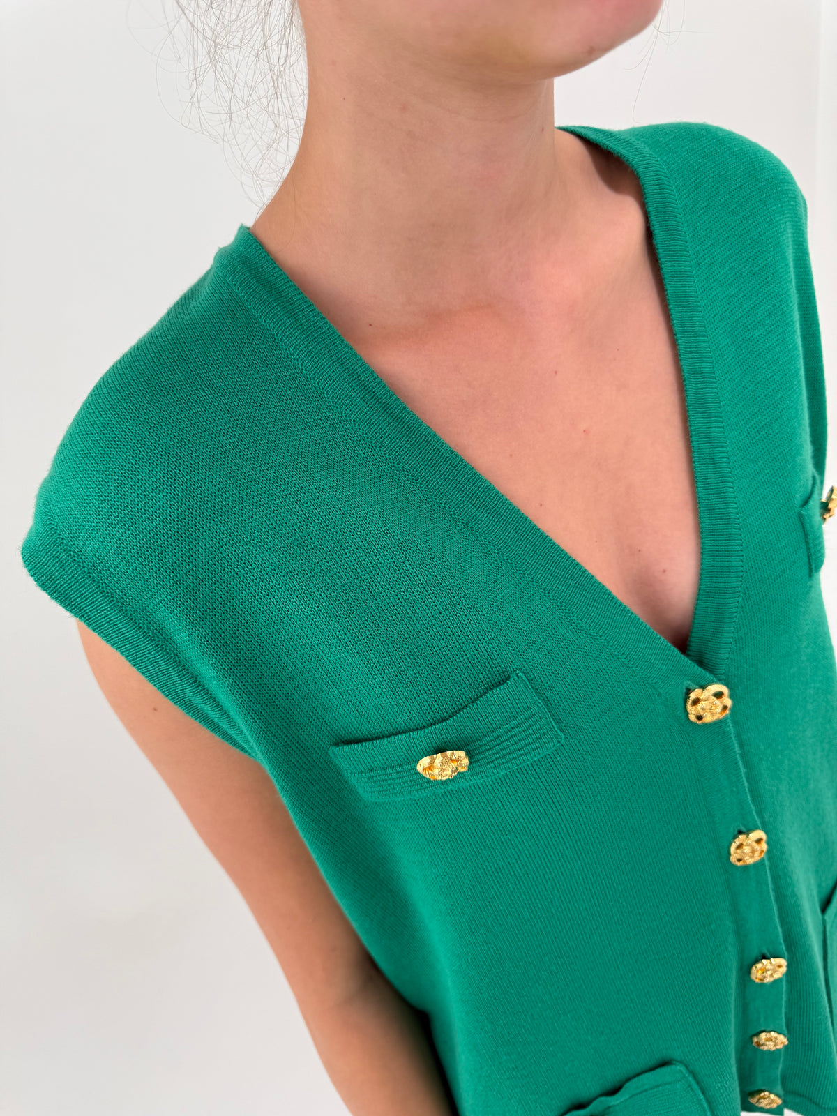 Vestă vintage emerald green din lana extrafina cu nasturi metalici aurii bijuterie