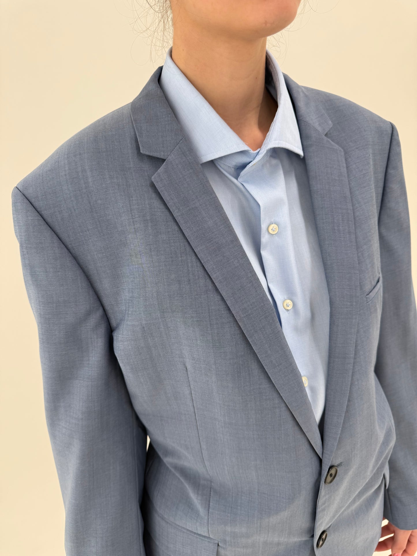 Costum baby blue Hugo Boss din stofita de primăvară vară