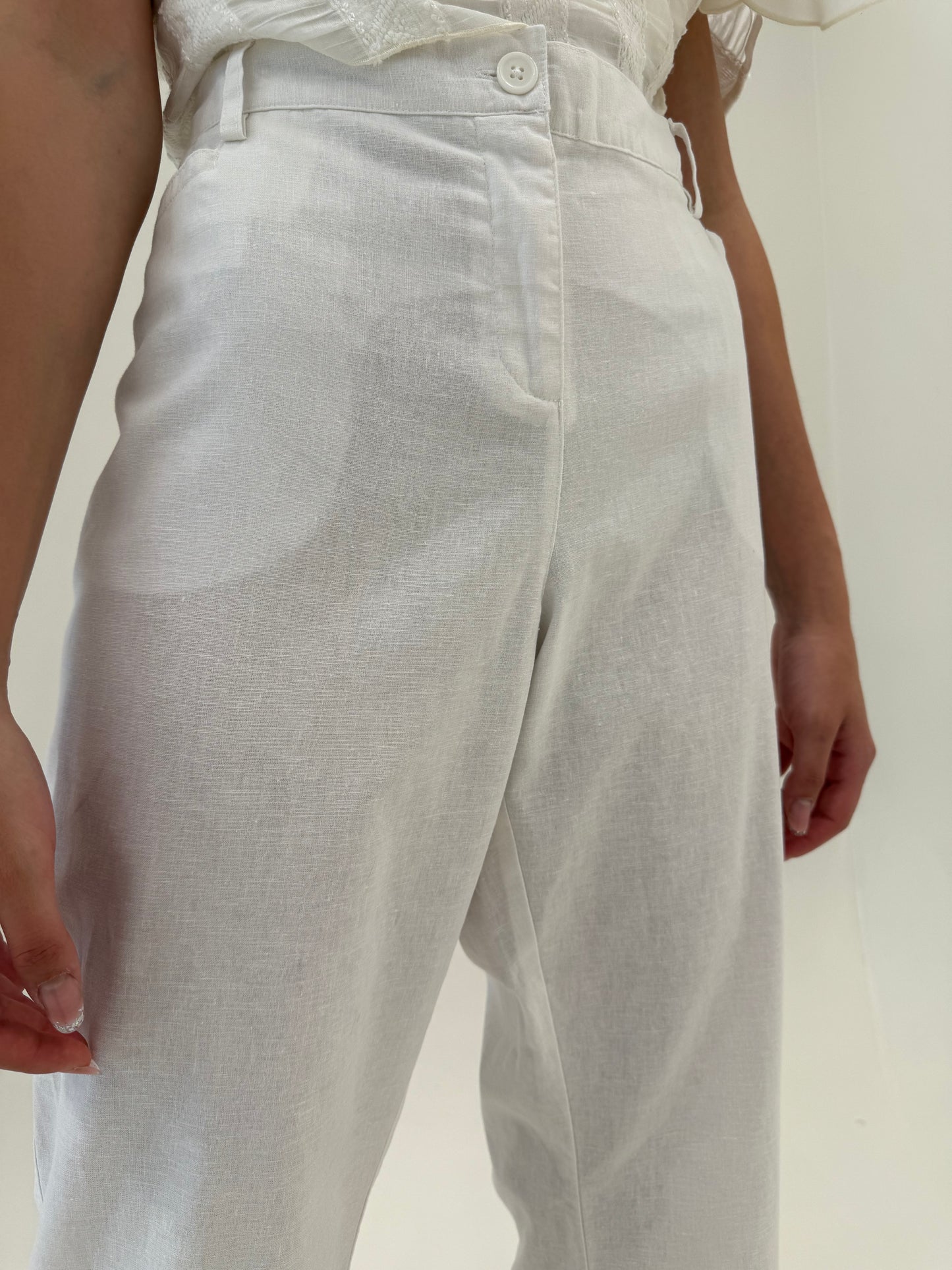 Pantaloni din pânză de in și bumbac în croi clasic