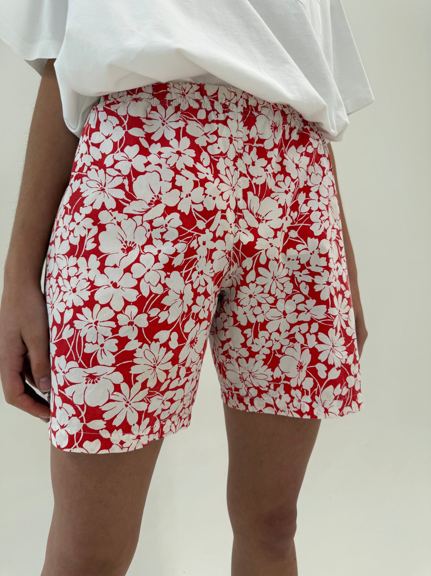 Pantaloni Burberry scurți cu print floral din poplin cu talie elastică