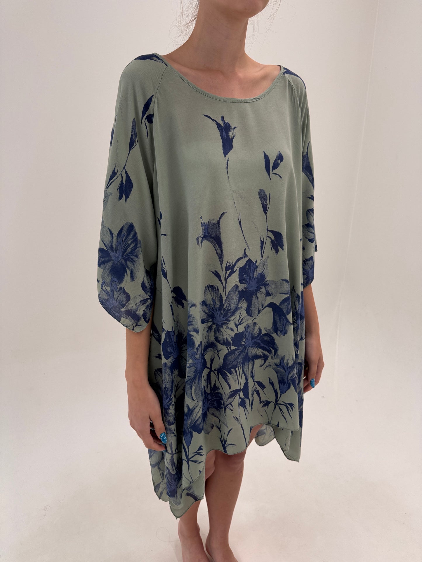 Tunica superbă Sage green cu print delicat Navy superb super vaporoasă