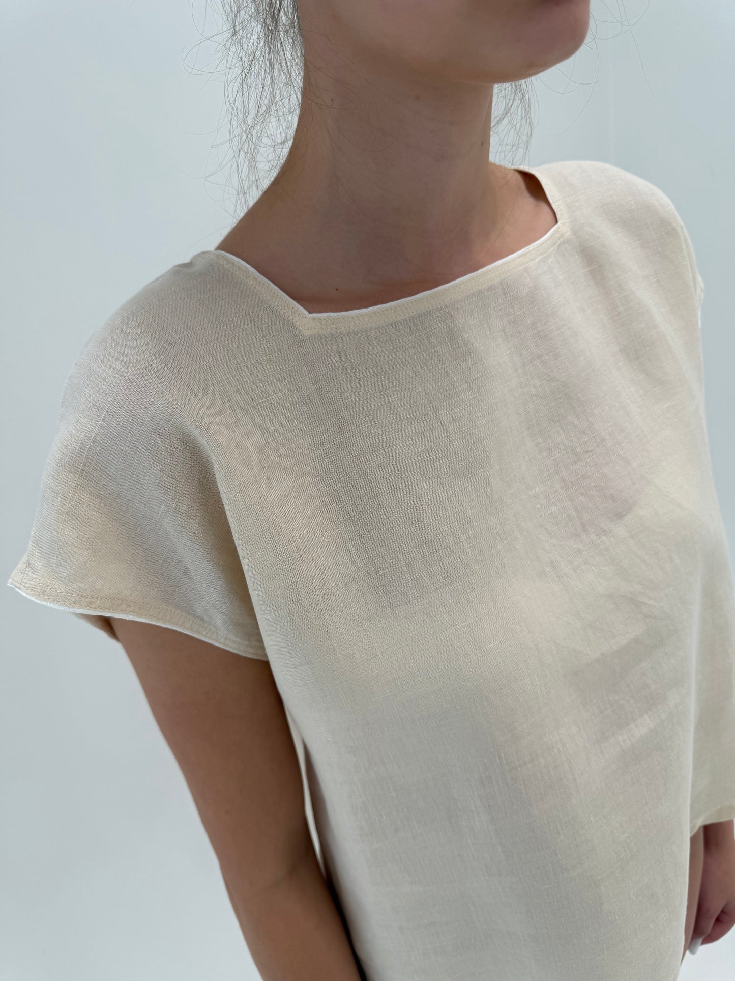 Top Max Mara vintage light nude în croi lejer din in moale excepțional