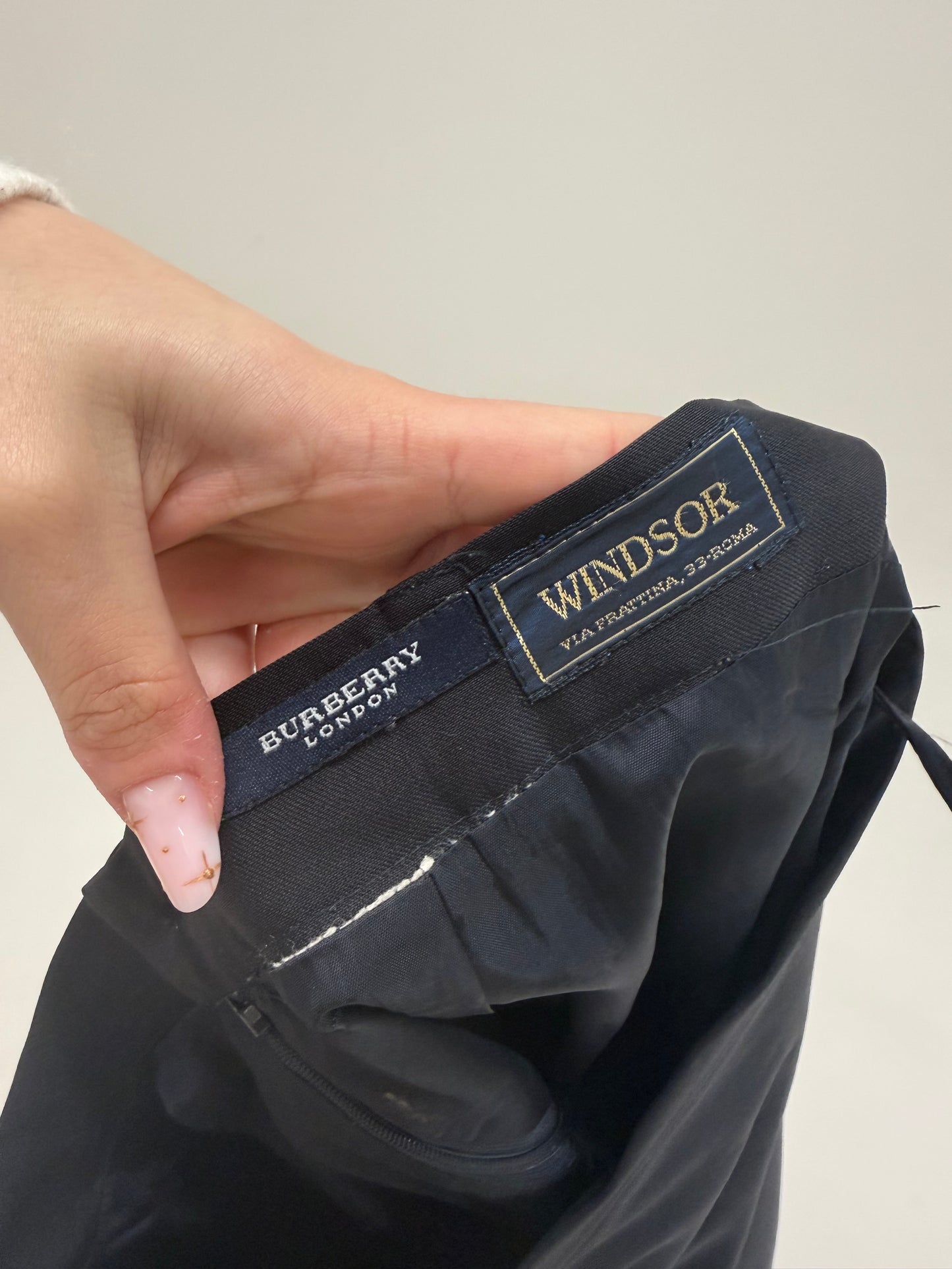 Deux piece Burberry business clasic cu sacou cambrat și fustă creion Navy blue