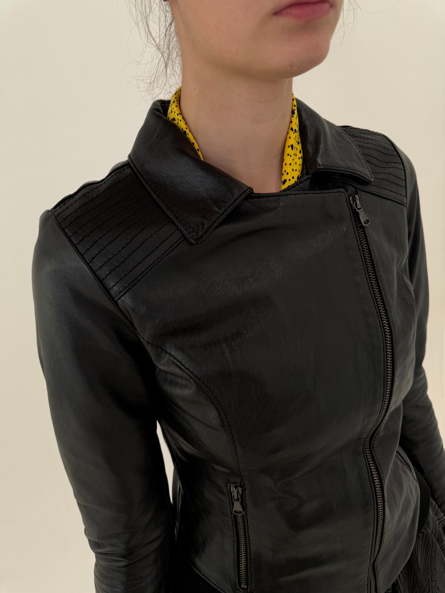 Geacă din piele naturală extrem de moale biker