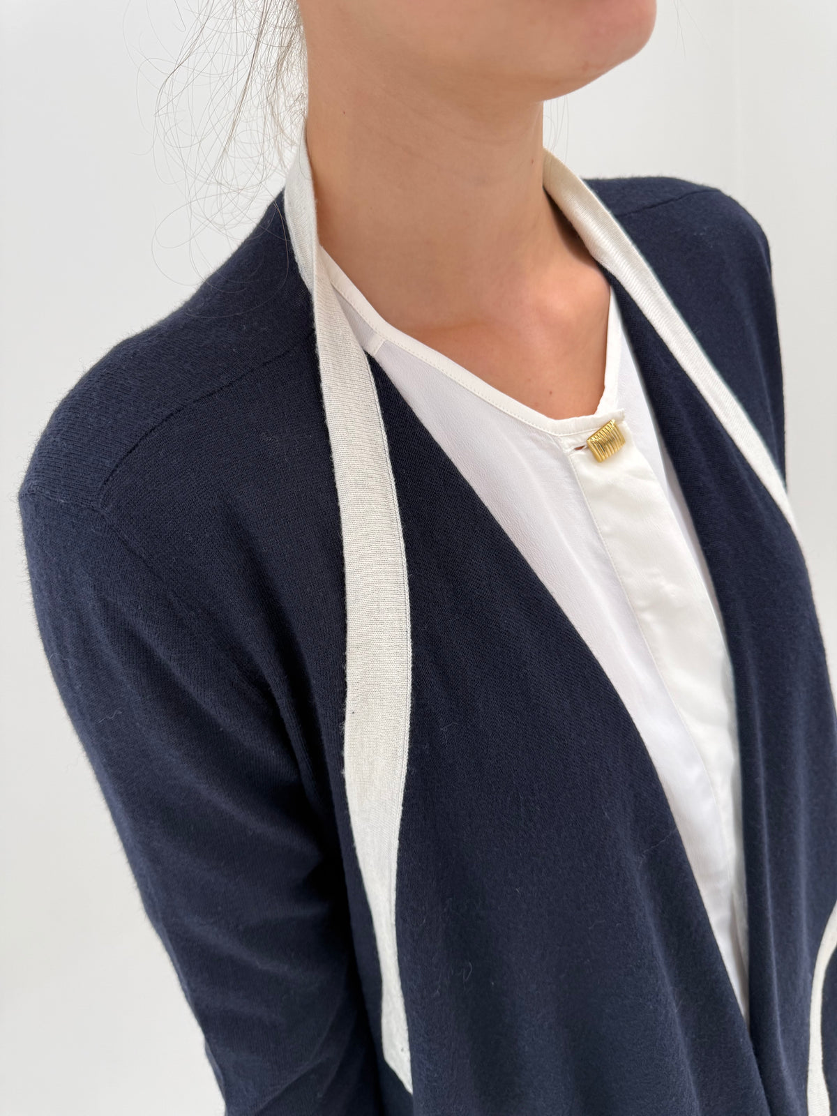 Cardigan lung Armani tall Navy blue din lana extrafina în croi drapat