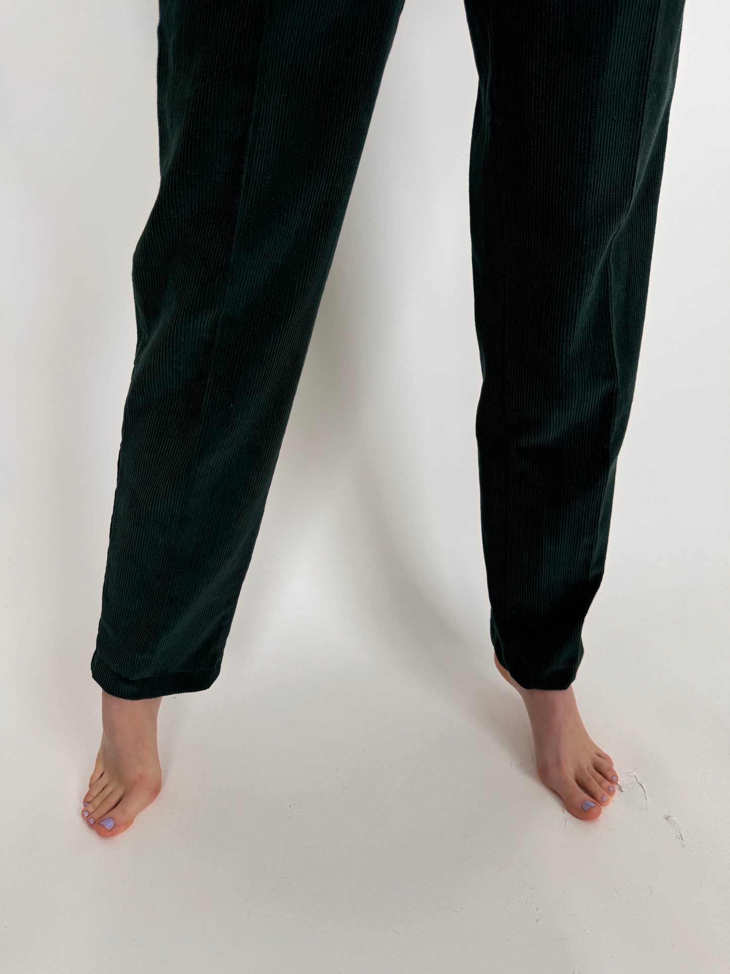 Pantaloni vintage cu pense din catifea groasă raiata forest green tall