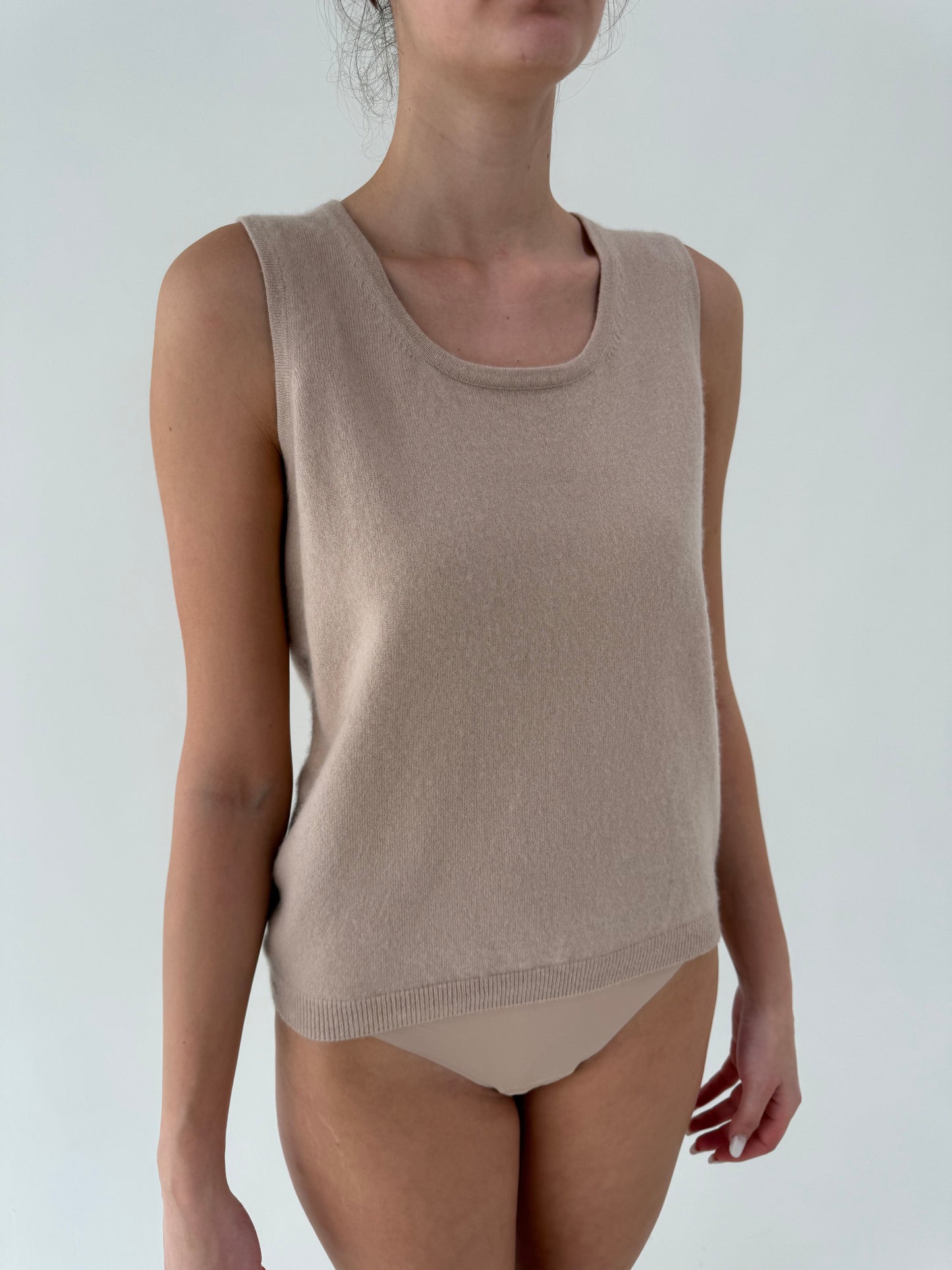 Top Pink nude din cașmir excepțional