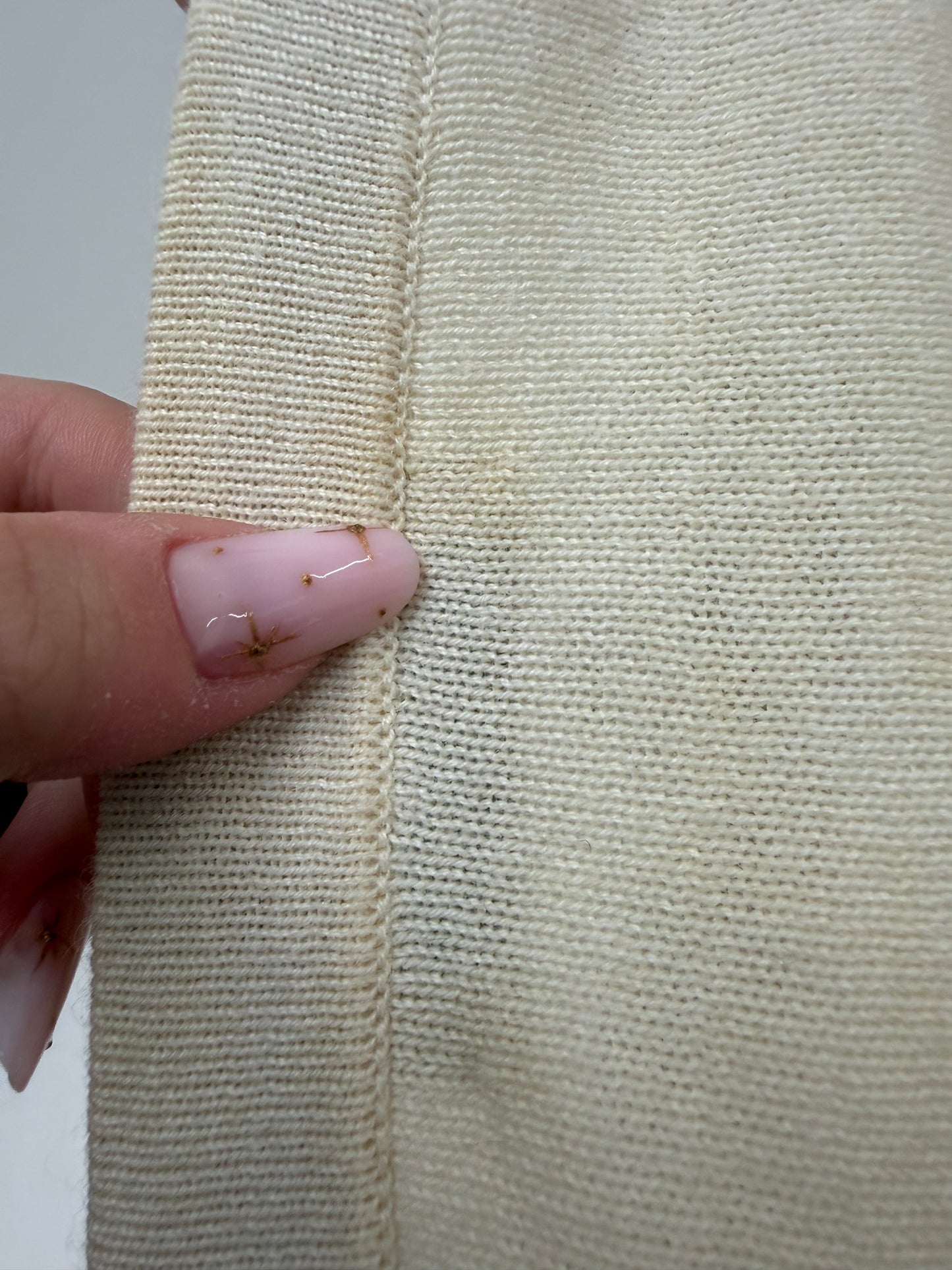 Puloveras Burberry de sezon cald din 2 tipuri de tricot si manșete cu print specific