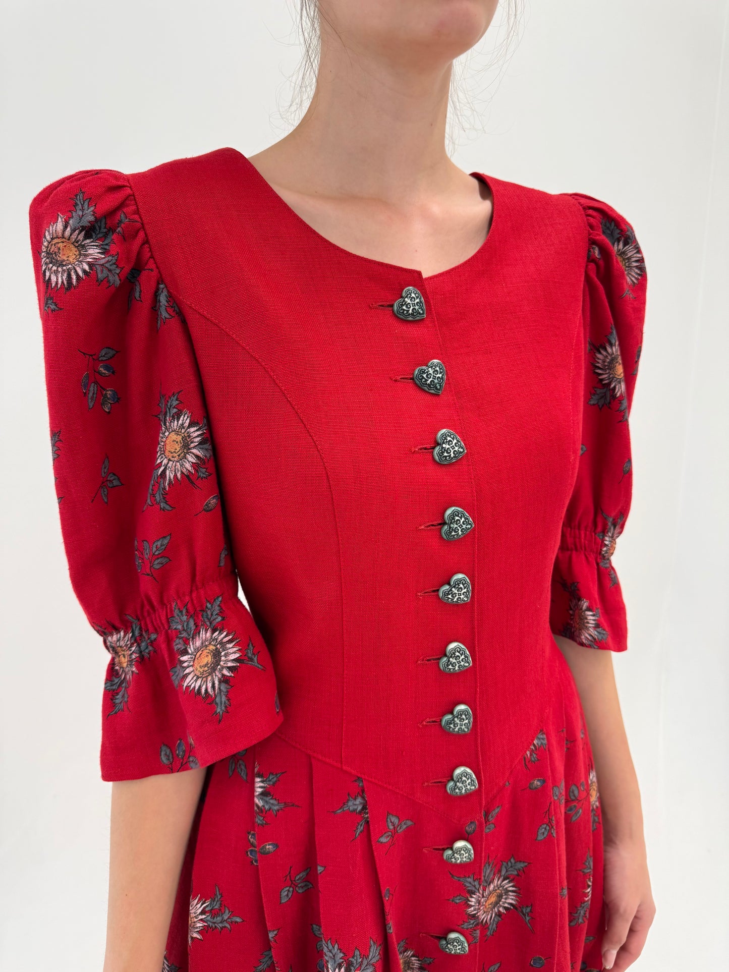 Rochie maxi din pânză grea de in cu corsaj și mâneci ușor bufante