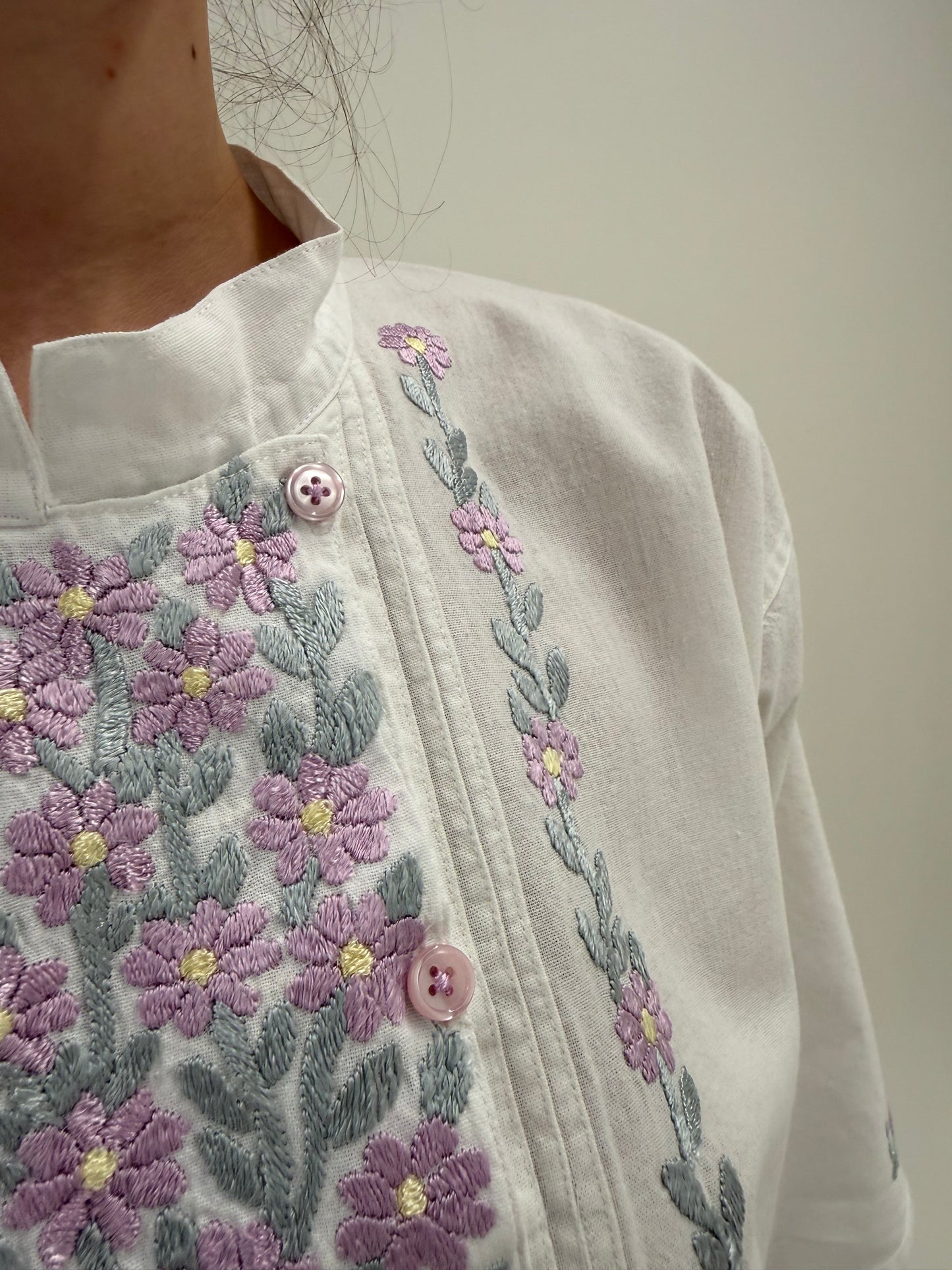 Tunica vintage din pânză cu broderie excepțională manuală
