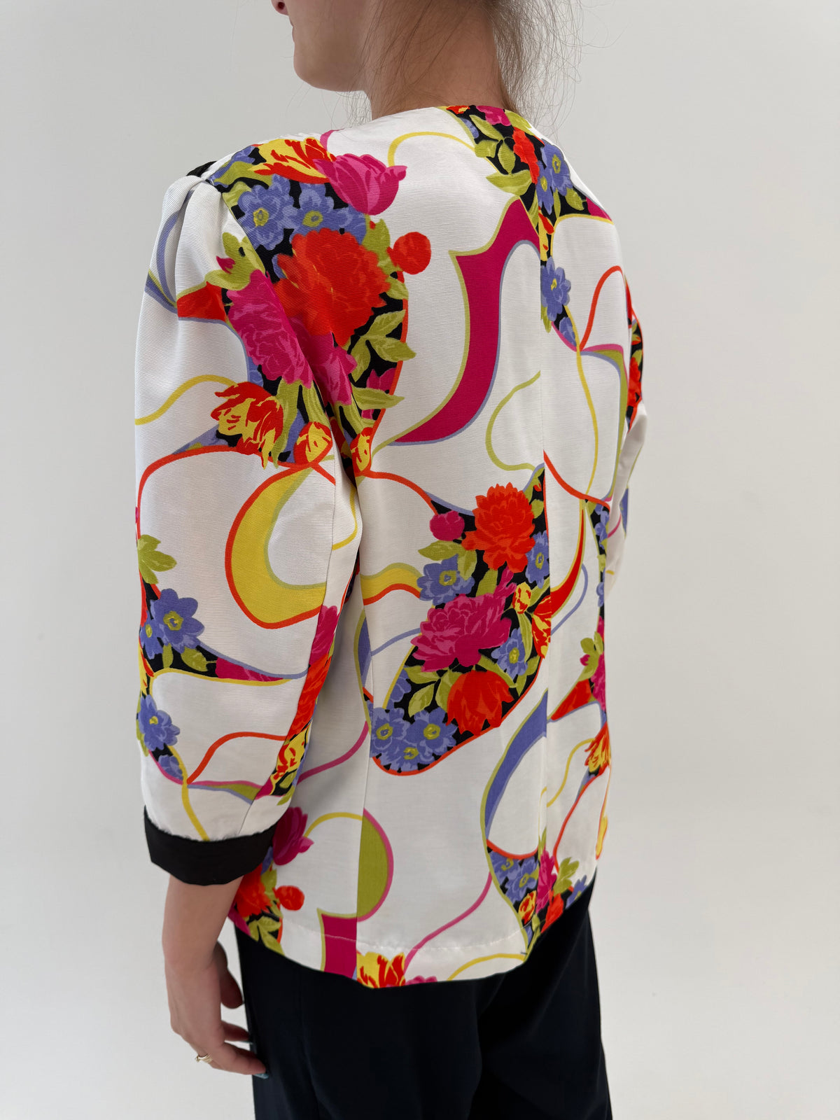 Sacou vintage ultra chic cambrat din faille cu print statement și paspoal negru