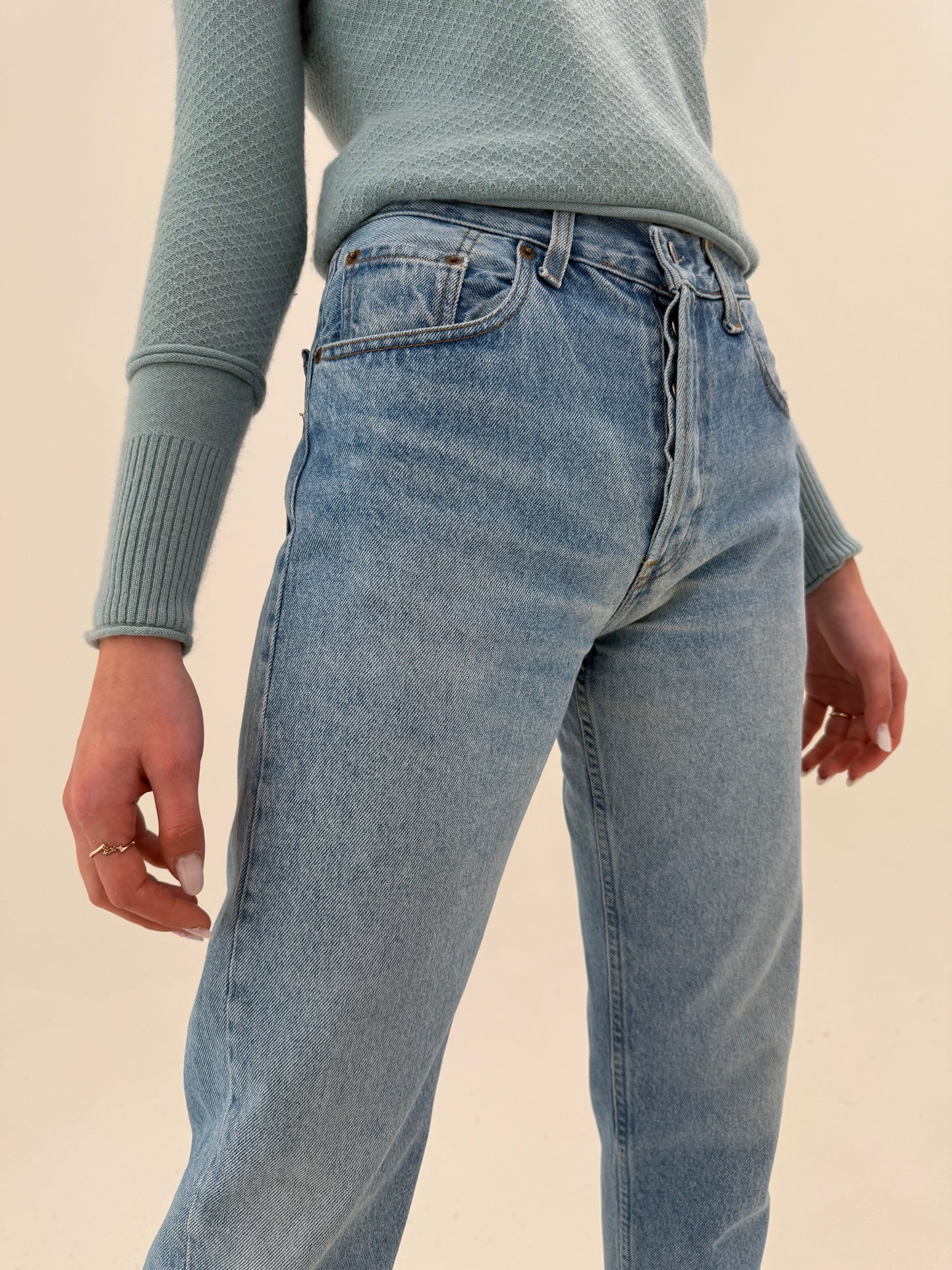 Jeans vintage Levi’s 501 anii 90