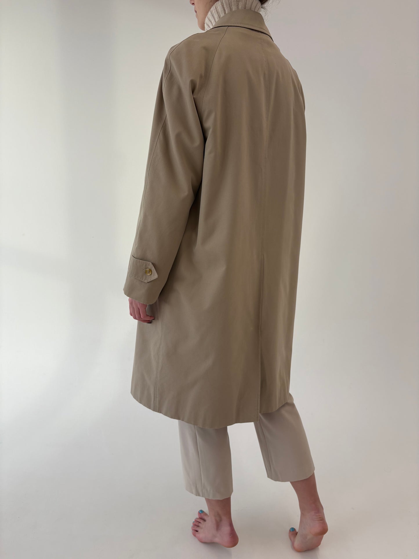 Trench Burberry din gabardină de la toamnă la iarbă cu liner detașabil din lana