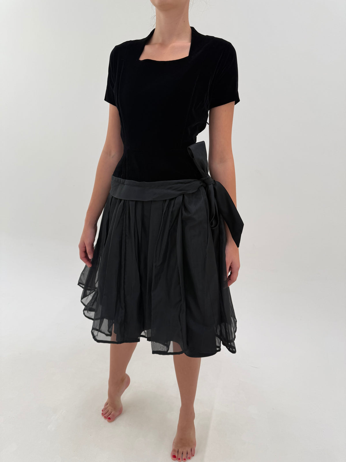 LBD old vintage anii 50 din catifea și organza de mătase naturală în straturi