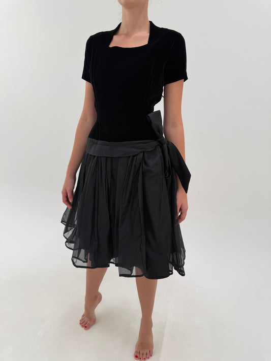 LBD old vintage anii 50 din catifea și organza de mătase naturală în straturi