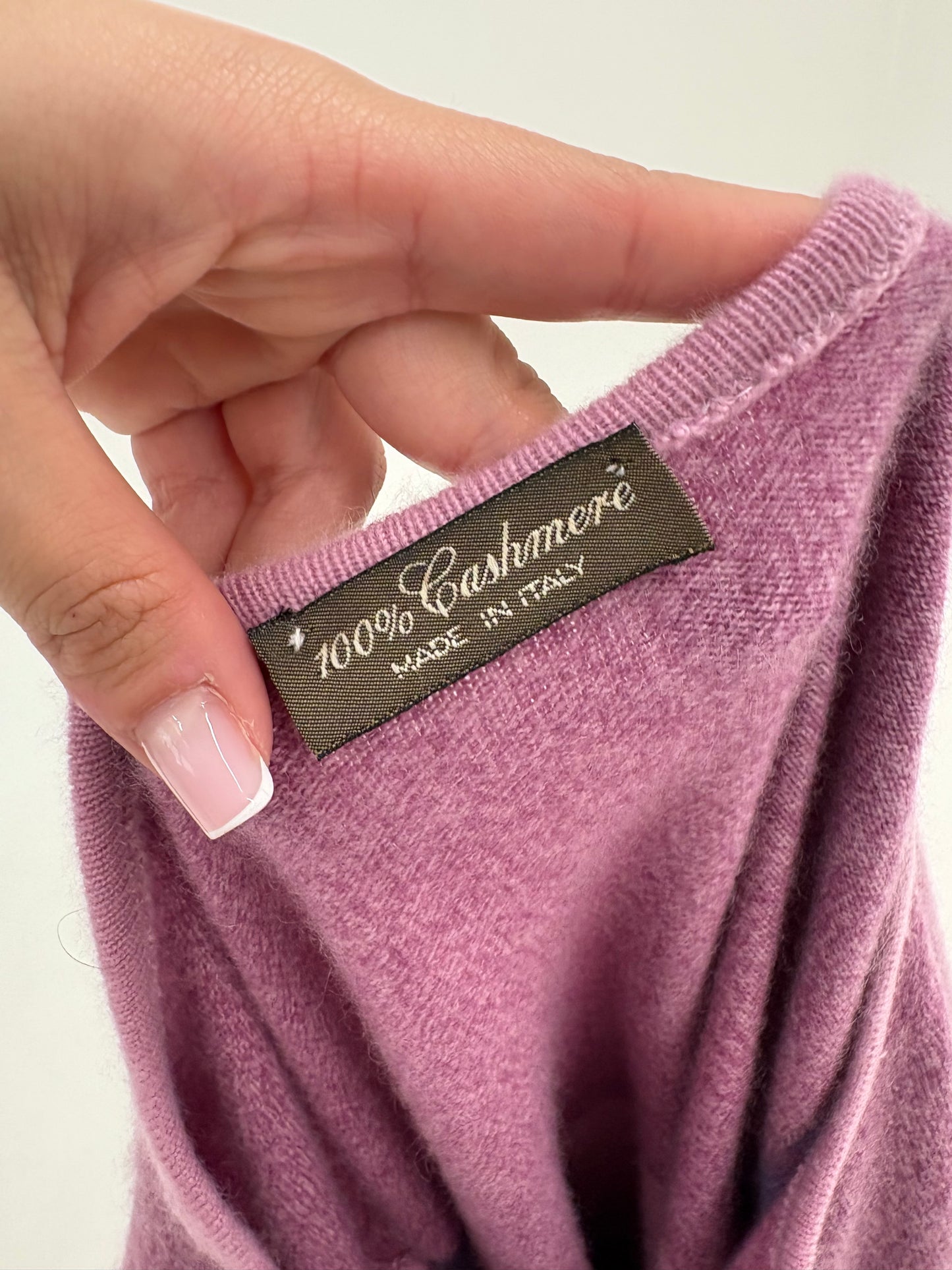 Pulover italian din cașmir multiply în nuanțe de lavanda