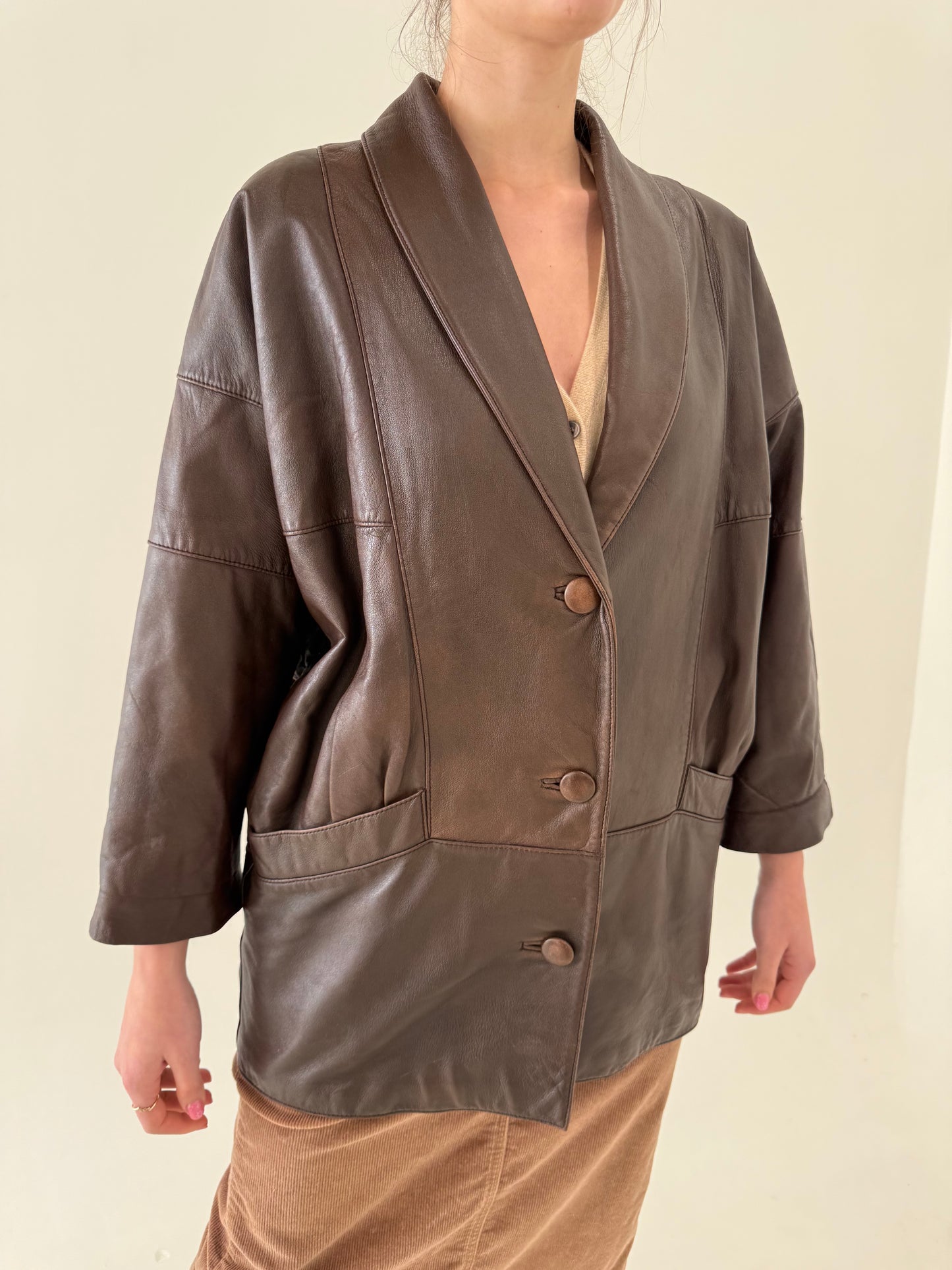 Geacă vintage chocolate brown in croi super revenit în trend cu talie căzută