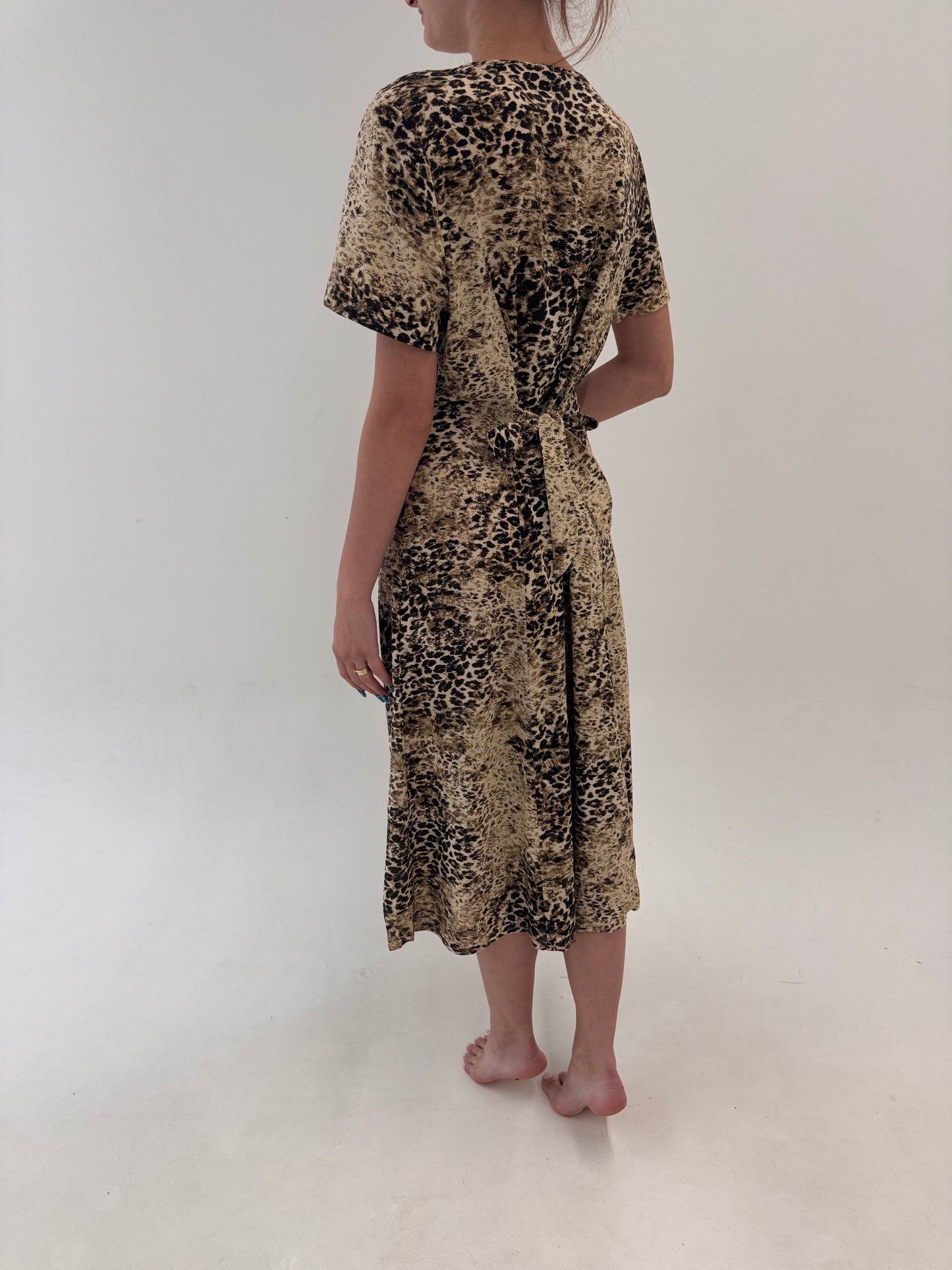 Rochie vintage maxi animal print vaporoasă cu talie reglabilă la spate