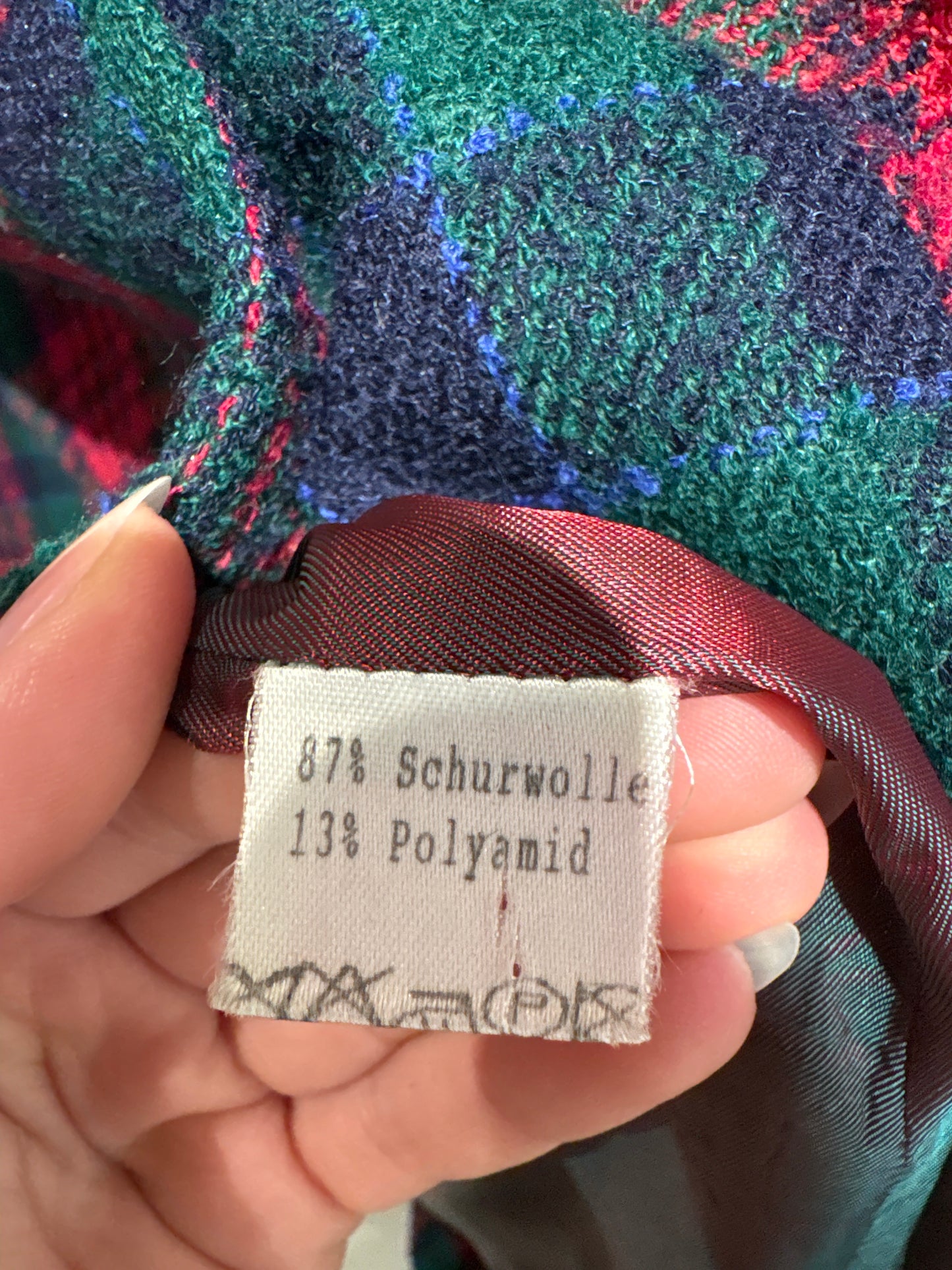 Sacou vintage din tweed de lana în croi minimalist și combinație clasică de culori