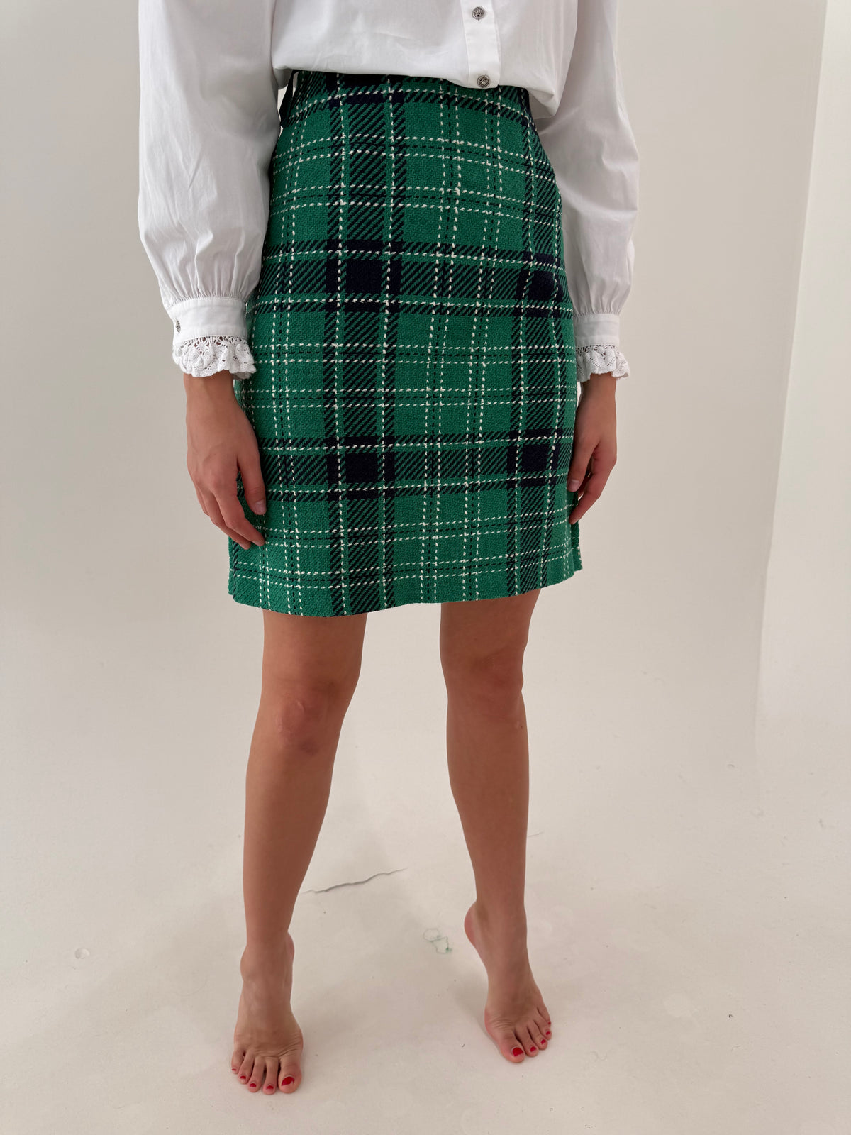 Fustă Madeleine în carouri din tweed de bumbac în croi clasic