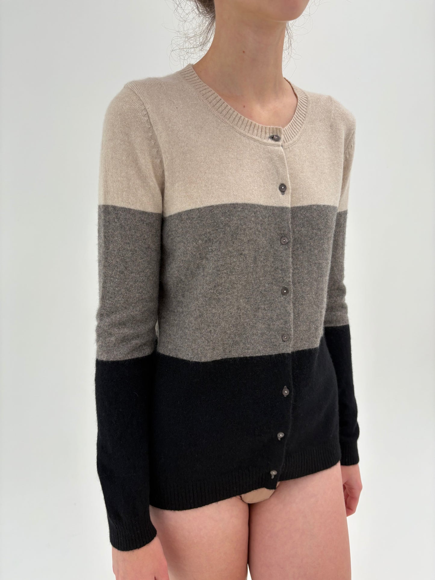 Cardigan colorblock din cașmir multiply in culori neutre