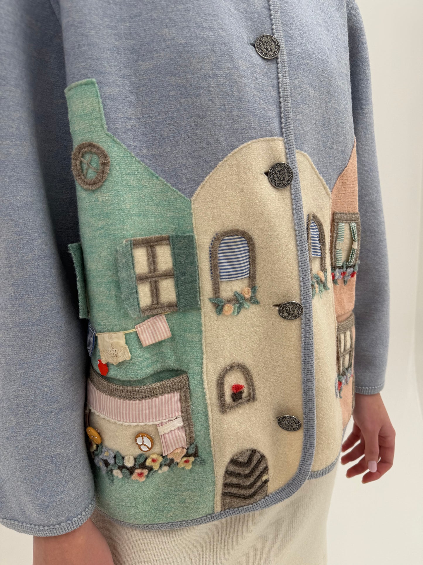 Jacheta premiul din boiled wool baby blue cu aplicații manuale