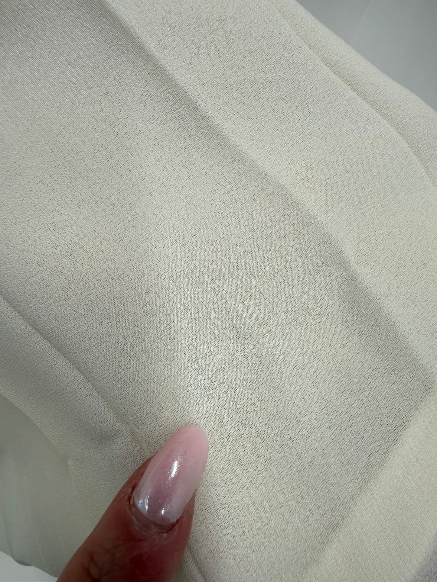 Rochie plisată Moschino off white din triplu voal de la zi la seară midi