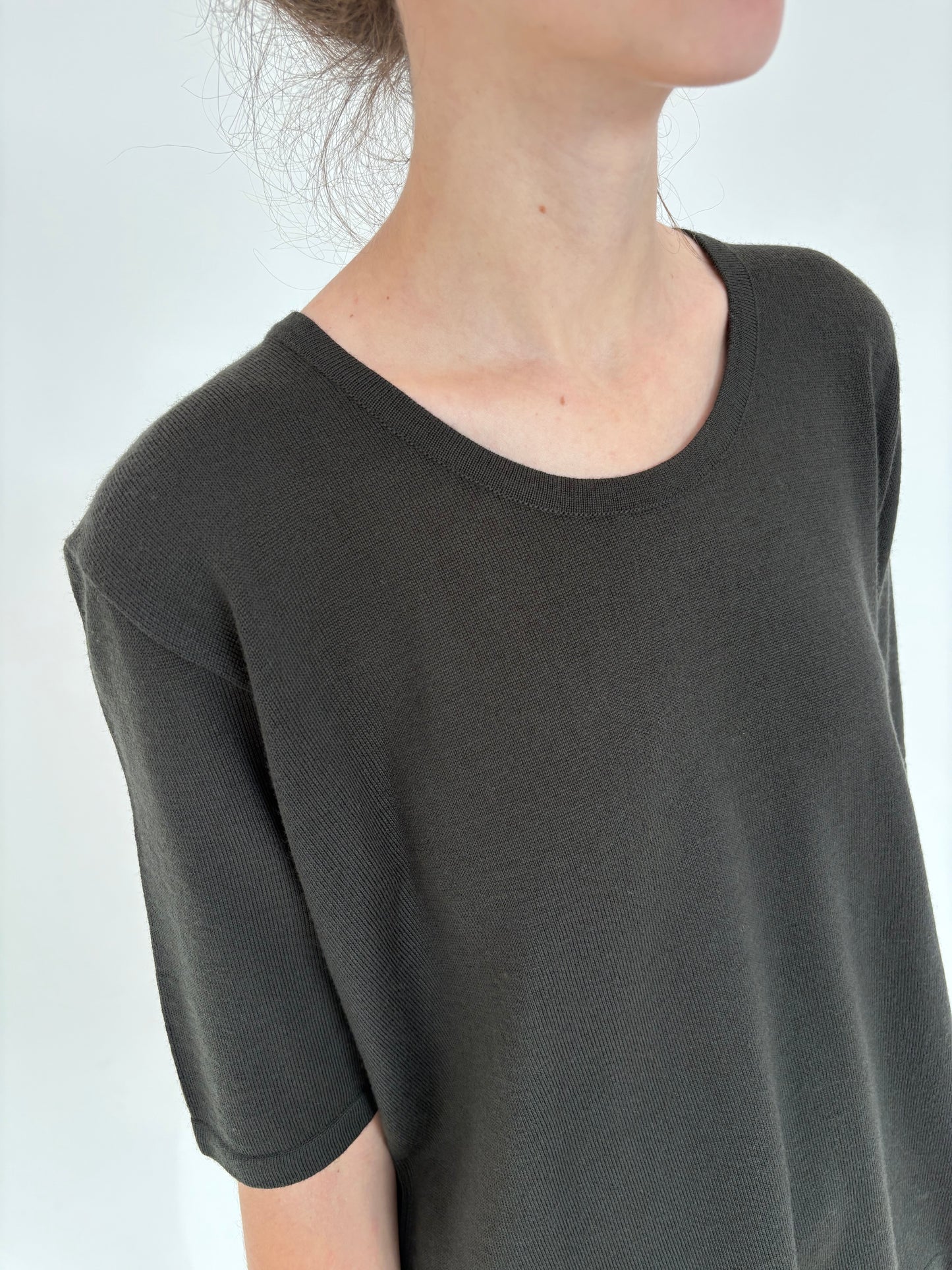 Top italian din lana merino extrafina charcoal gray