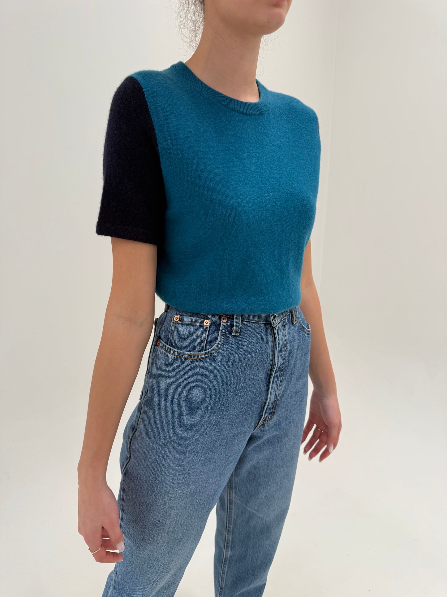 Top din cașmir colorblock crew neck