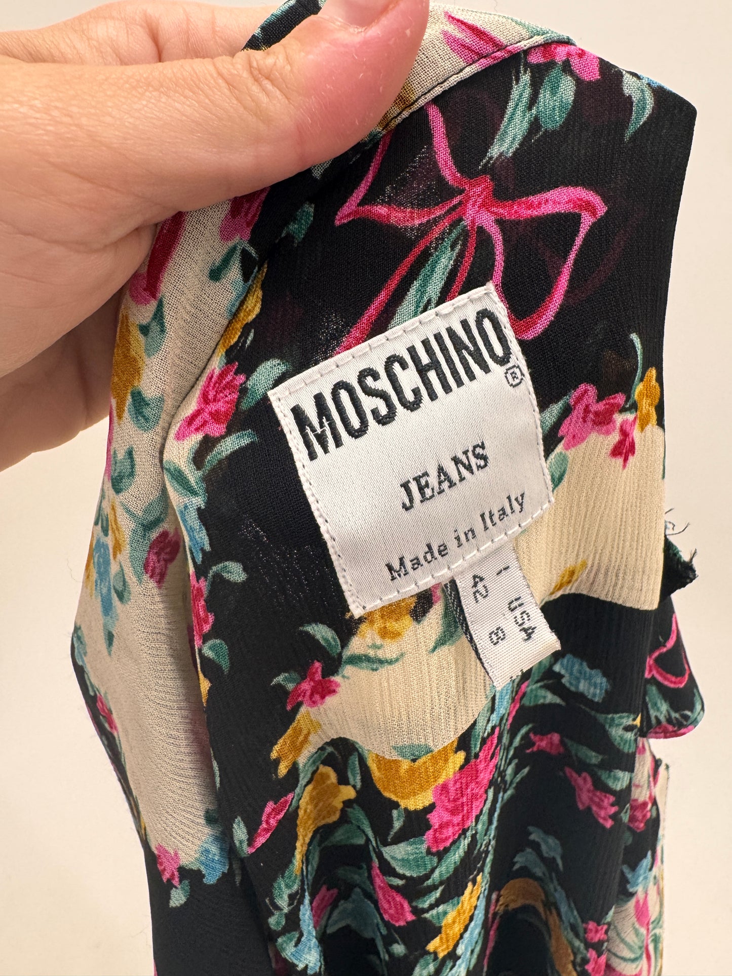 Rochie Moschino neagra cu print în culori tari și talie marcată