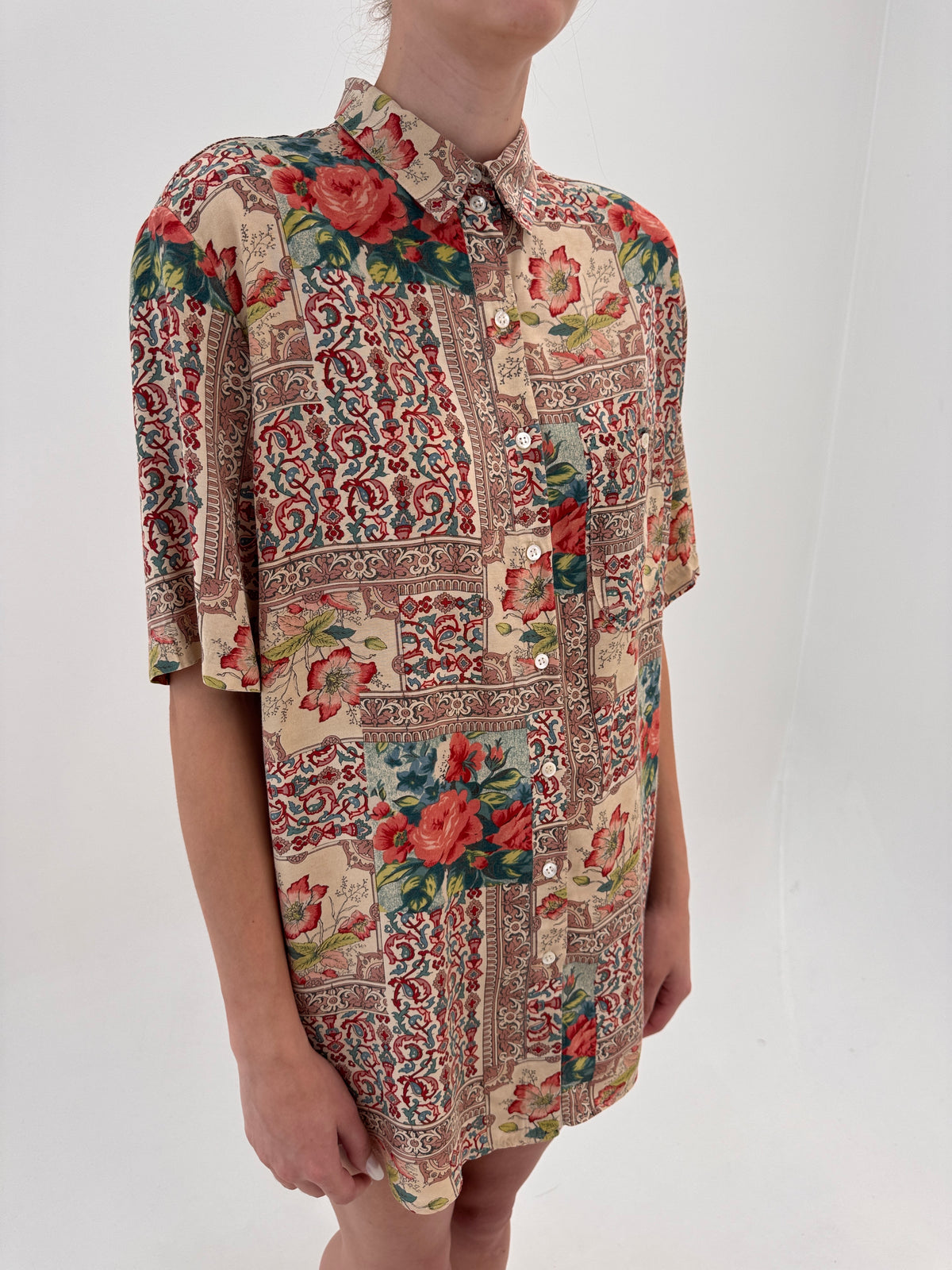 Cămașa camel din canvas de mătase naturală cu print burgundy superb